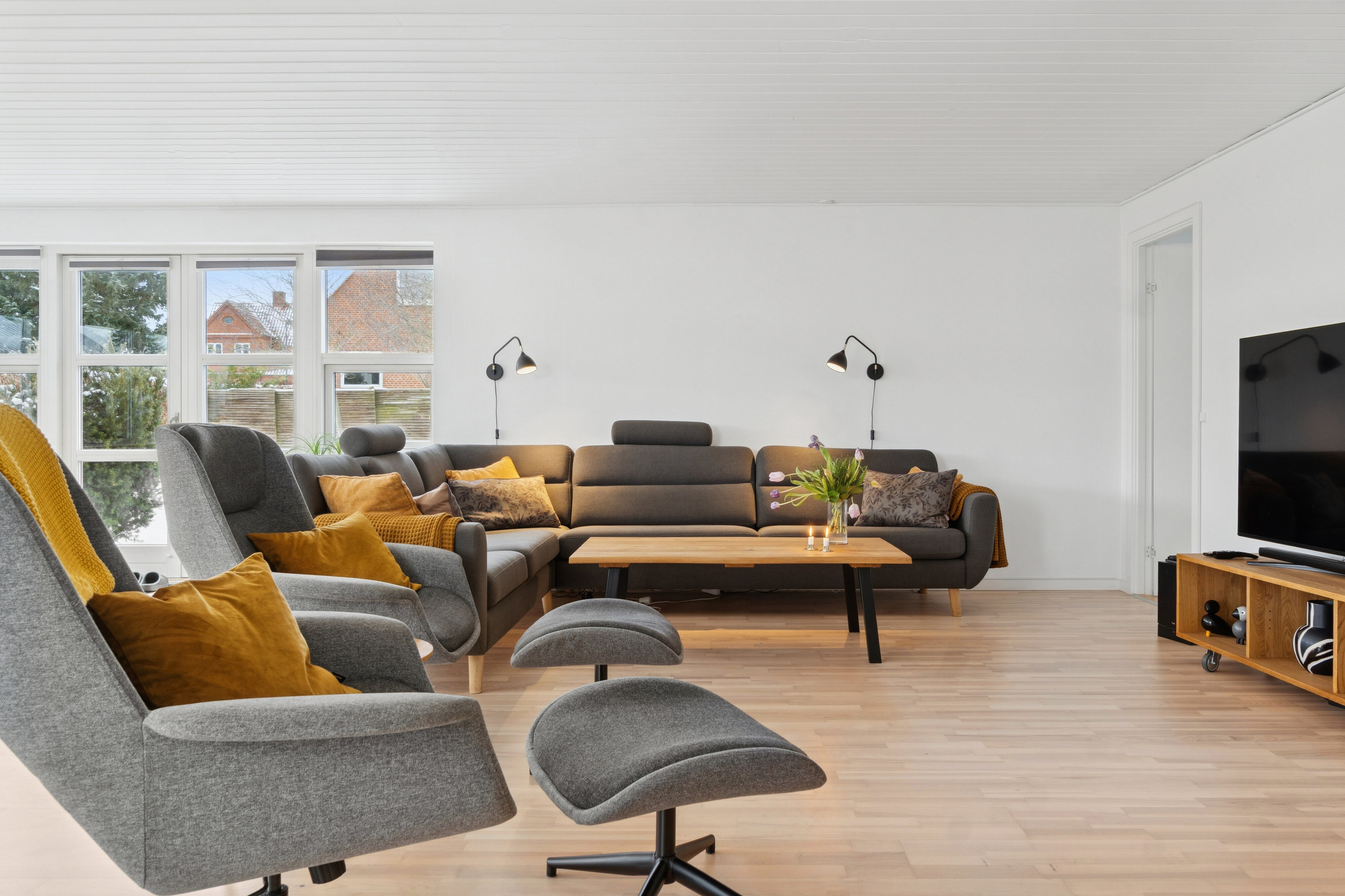 Fremhævet stue billede i fuldskærmstilstand. Billede af Rolighedsvej 7, 4070 Kirke Hyllinge