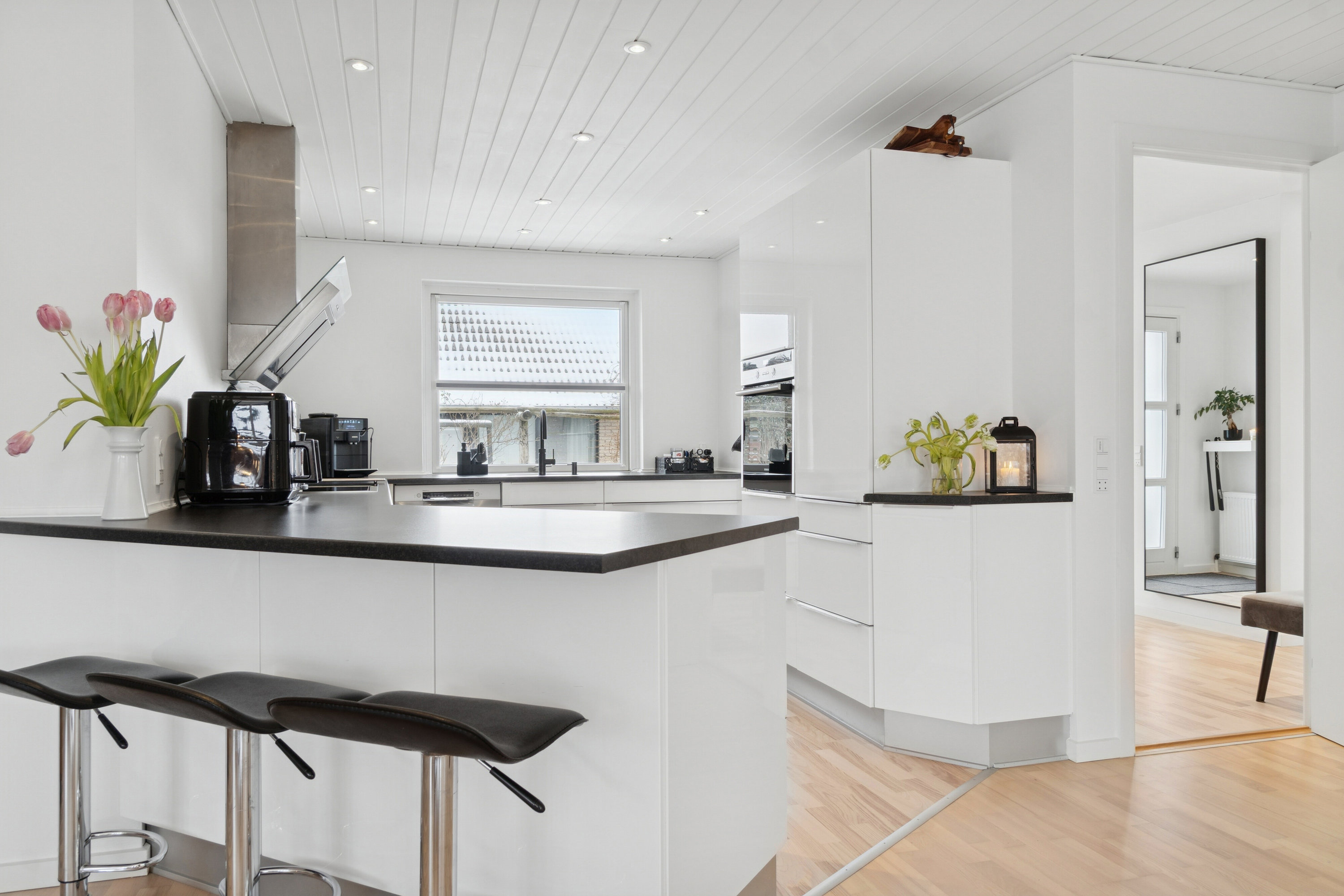 Fremhævet køkken billede i fuldskærmstilstand. Billede af Rolighedsvej 7, 4070 Kirke Hyllinge