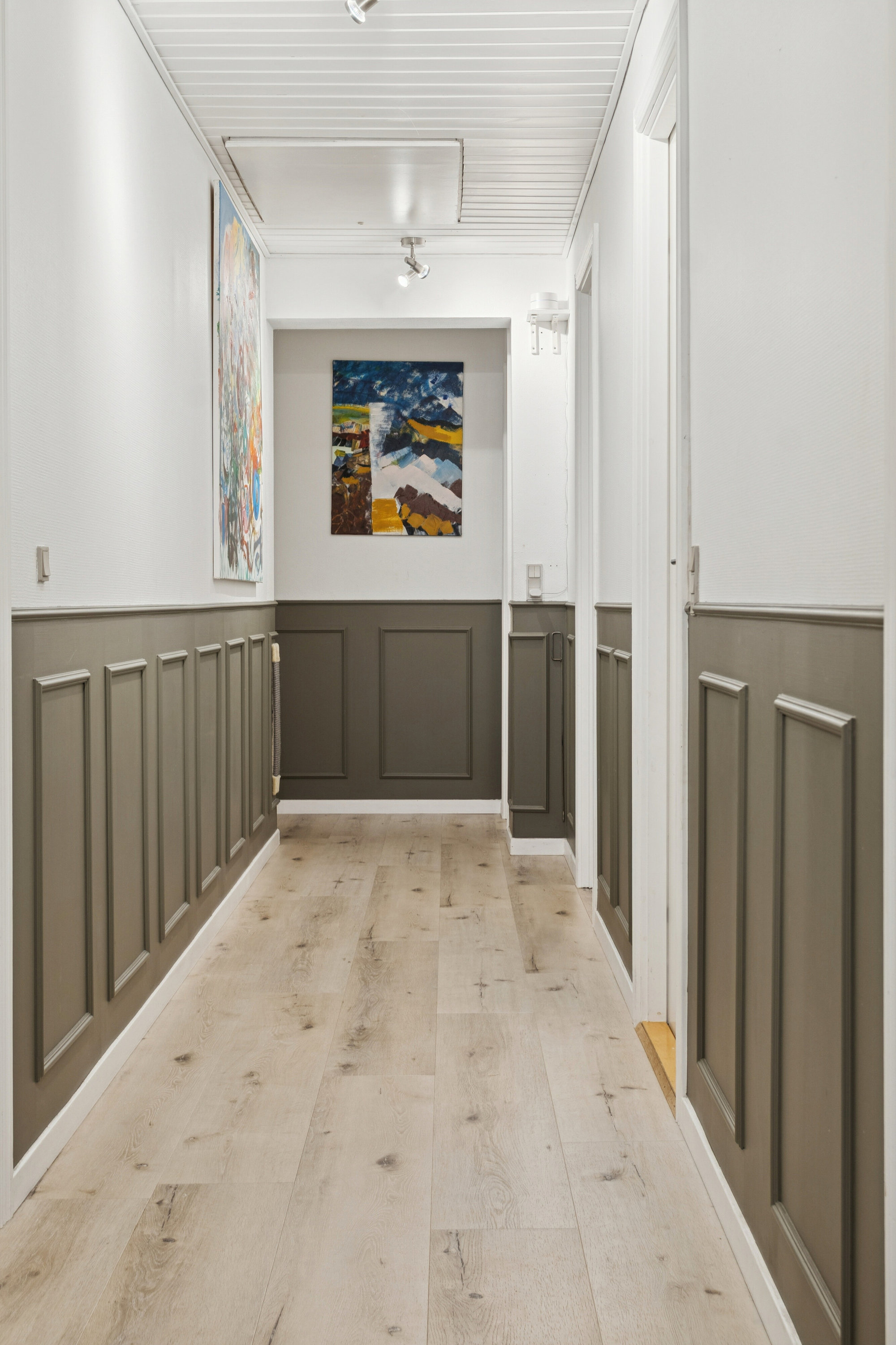 Fremhævet gang billede i fuldskærmstilstand. Billede af Elmevej 15, Salten, 8653 Them