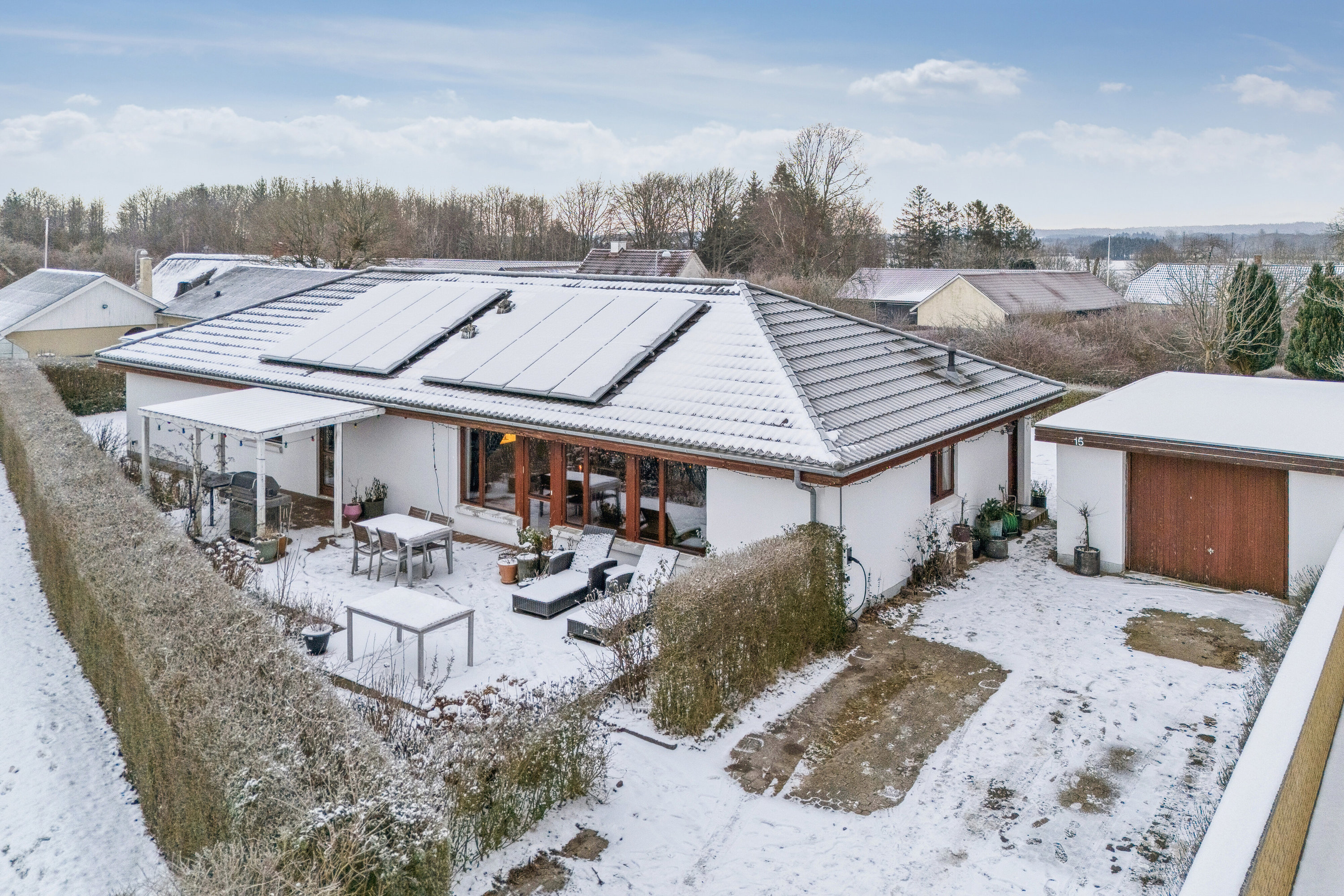 Fremhævet luftfoto billede i fuldskærmstilstand. Billede af Elmevej 15, Salten, 8653 Them