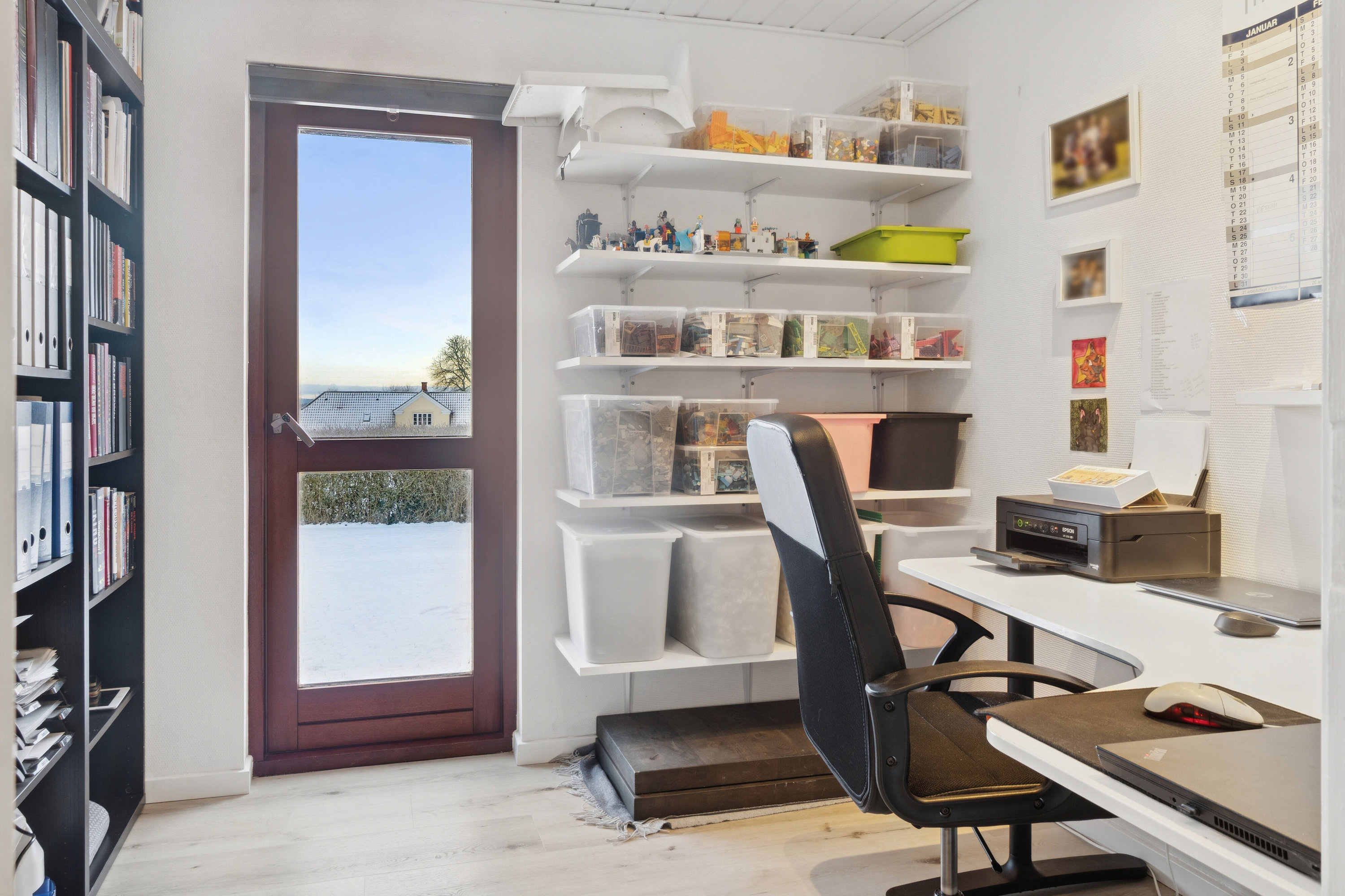 Fremhævet arbejdsværelse billede i fuldskærmstilstand. Billede af Elmevej 15, Salten, 8653 Them