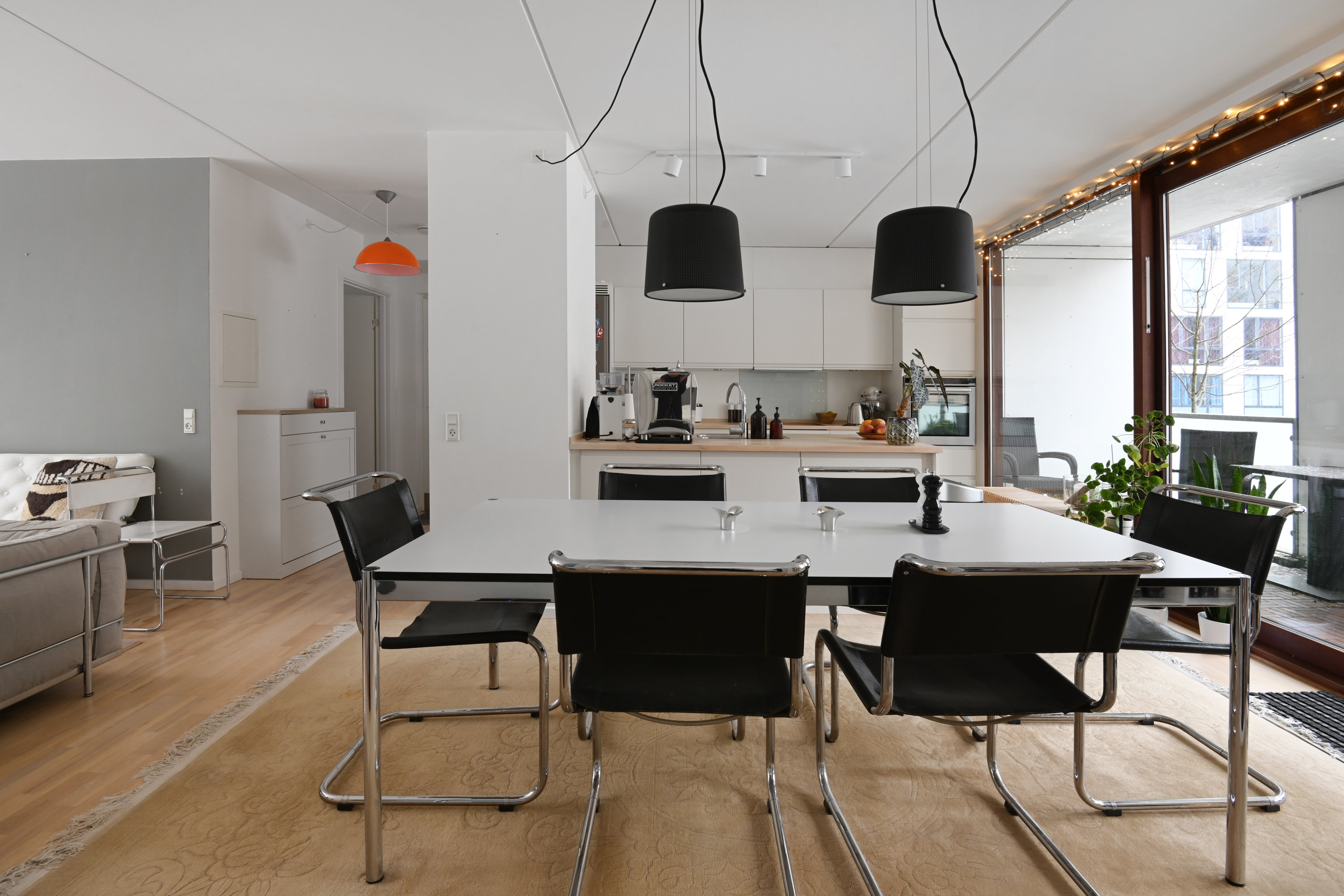 Fremhævet andet billede i fuldskærmstilstand. Billede af C.F. Møllers Allé 40, st.. tv., 2300 København S