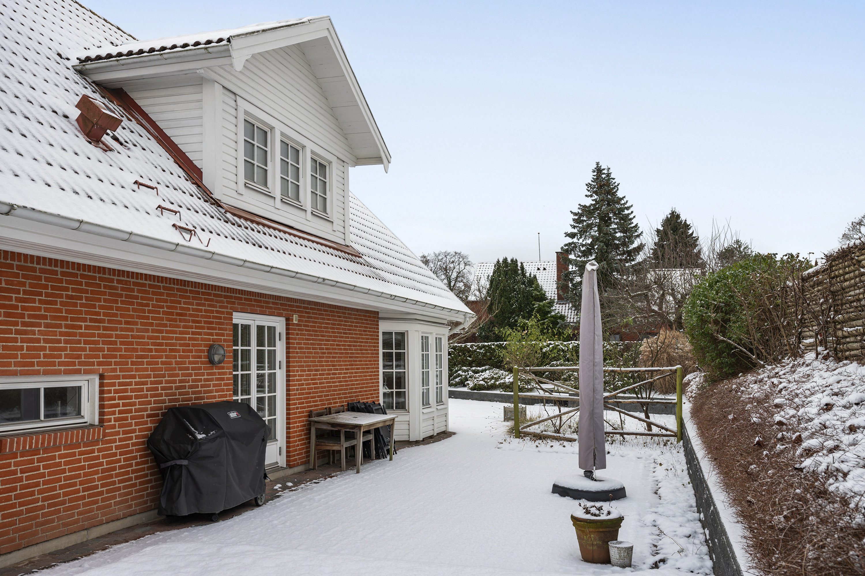 Miniaturebillede 1: ejendommen. Billede af Grants Alle 6, 2900 Hellerup