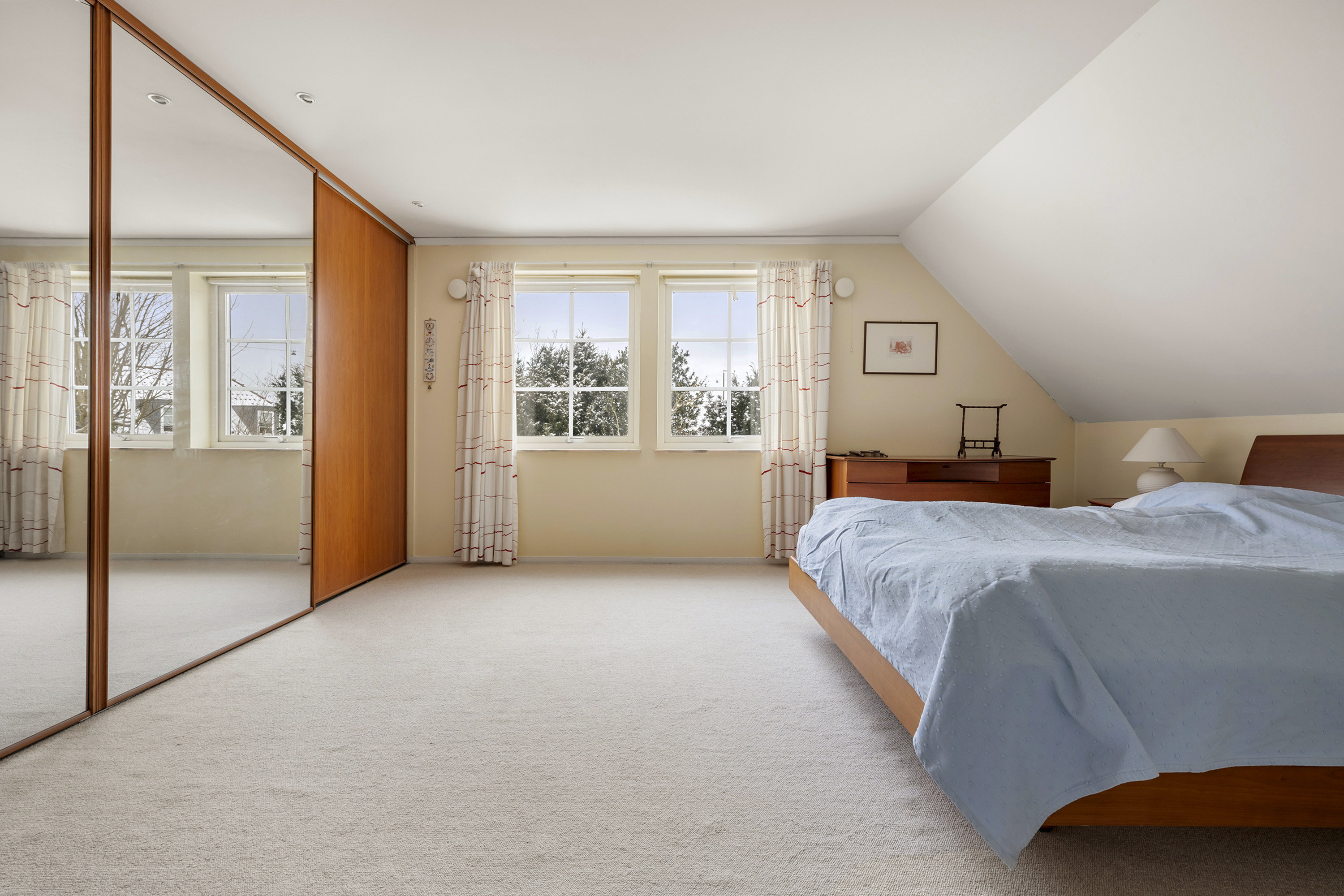 Fremhævet soveværelse billede i fuldskærmstilstand. Billede af Grants Alle 6, 2900 Hellerup