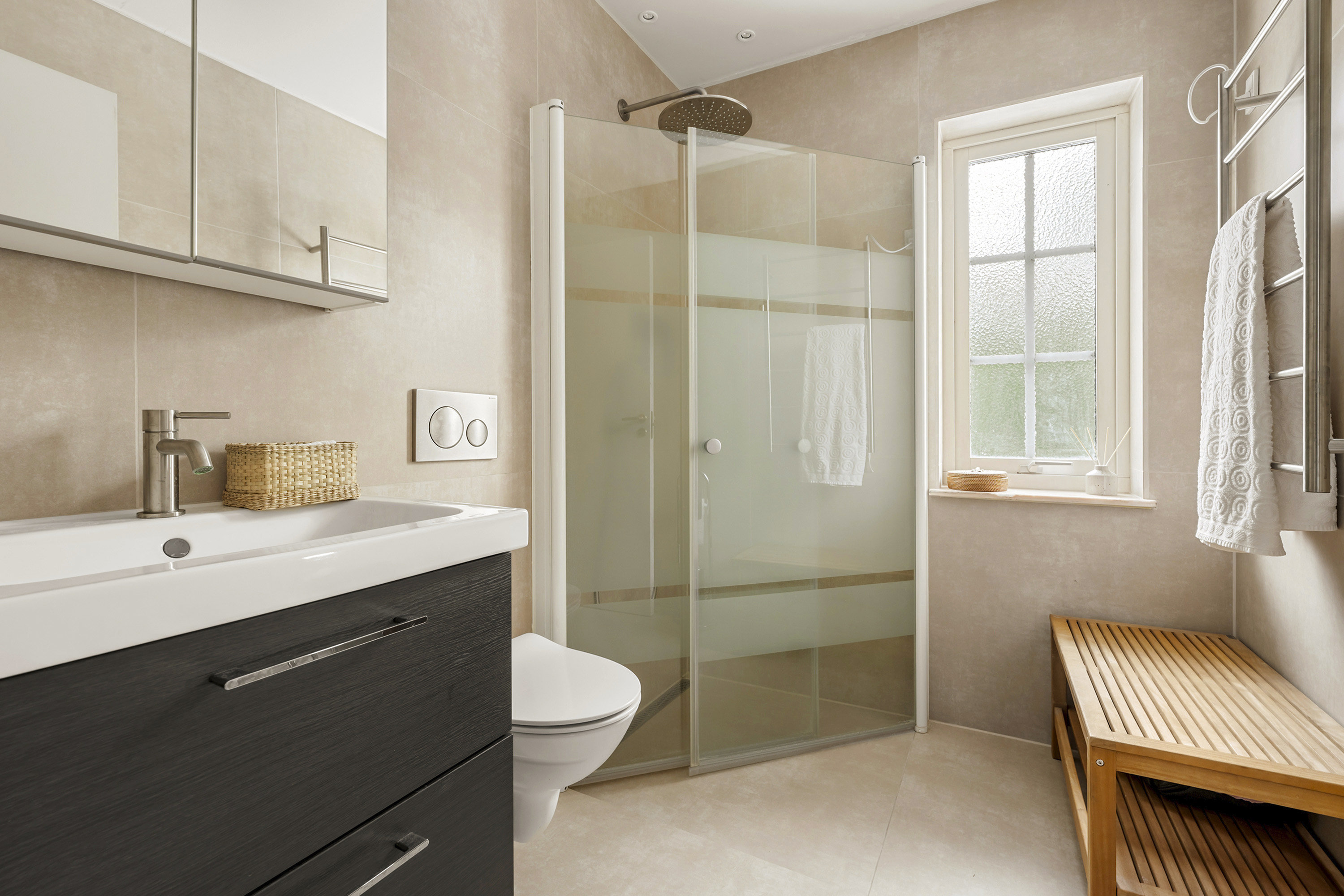 Fremhævet badeværelse billede i fuldskærmstilstand. Billede af Grants Alle 6, 2900 Hellerup