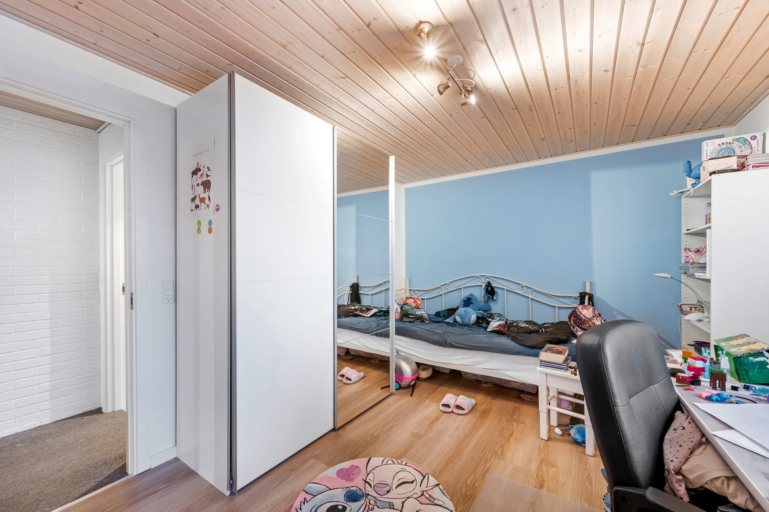 Fremhævet værelse billede i fuldskærmstilstand. Billede af Spurven 11, 6920 Videbæk