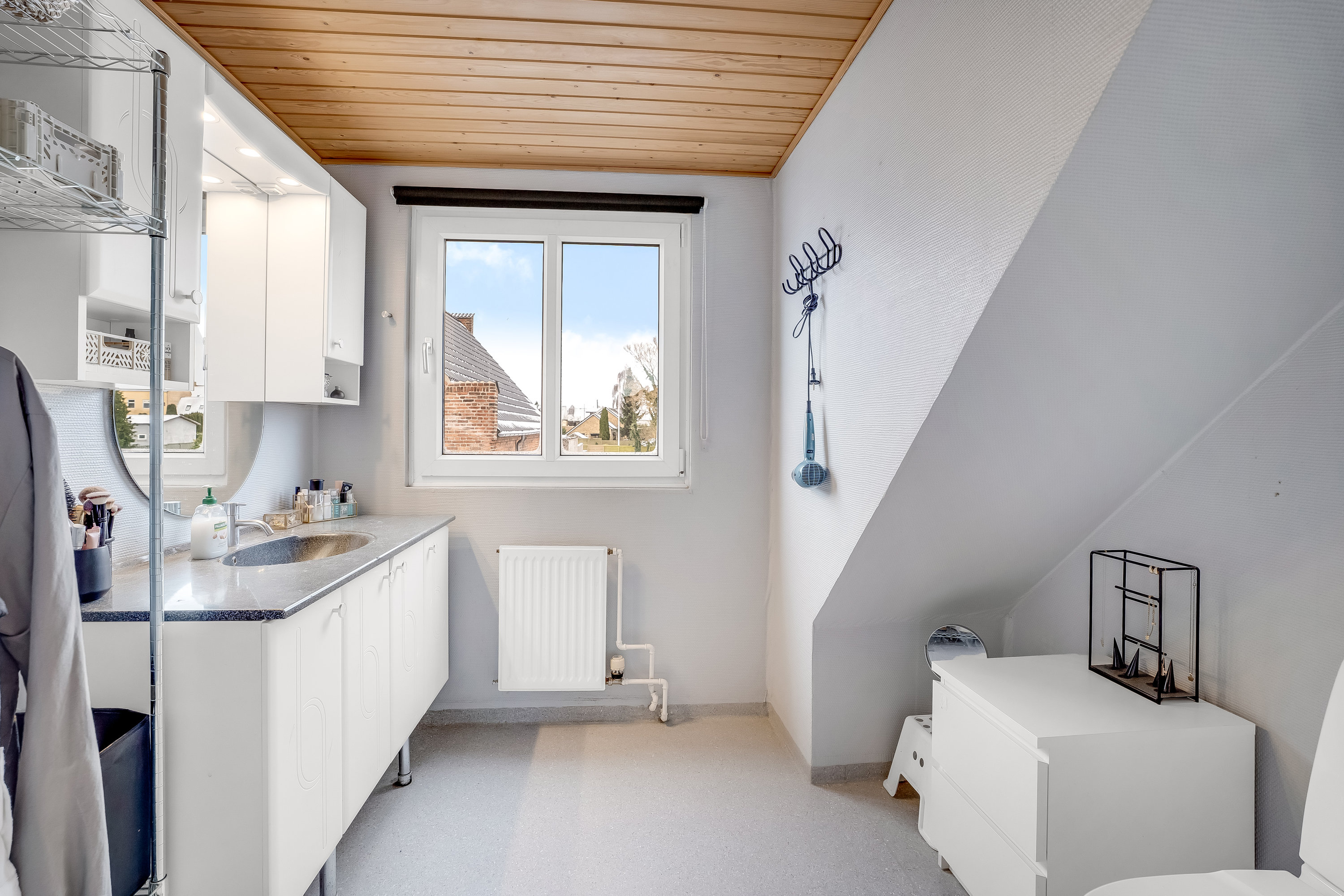 Fremhævet toilet billede i fuldskærmstilstand. Billede af Museumsgade 39, 4930 Maribo