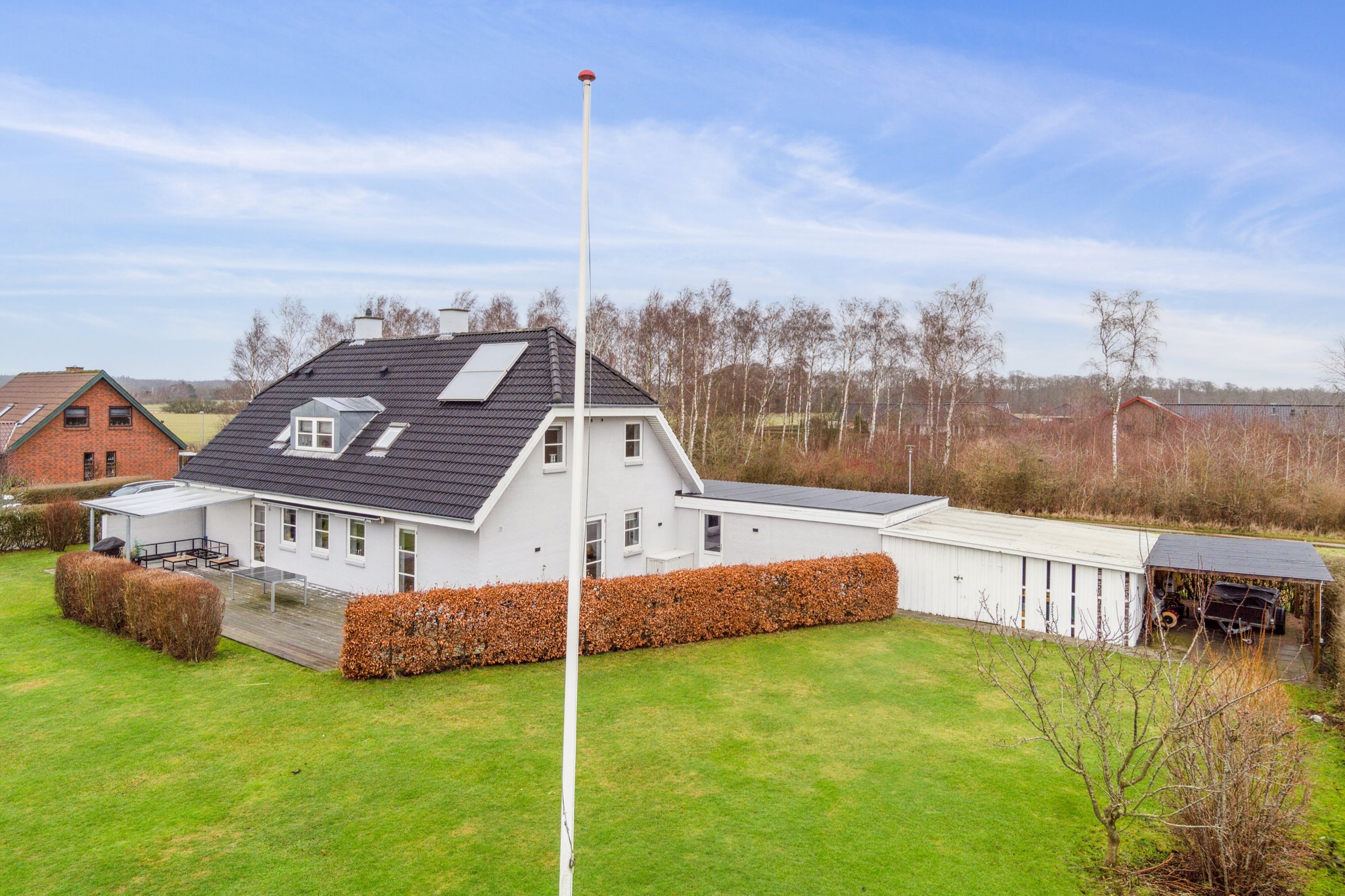 Fremhævet set fra haven billede i fuldskærmstilstand. Billede af Egebjergvej 104, Sørbymagle, 4200 Slagelse