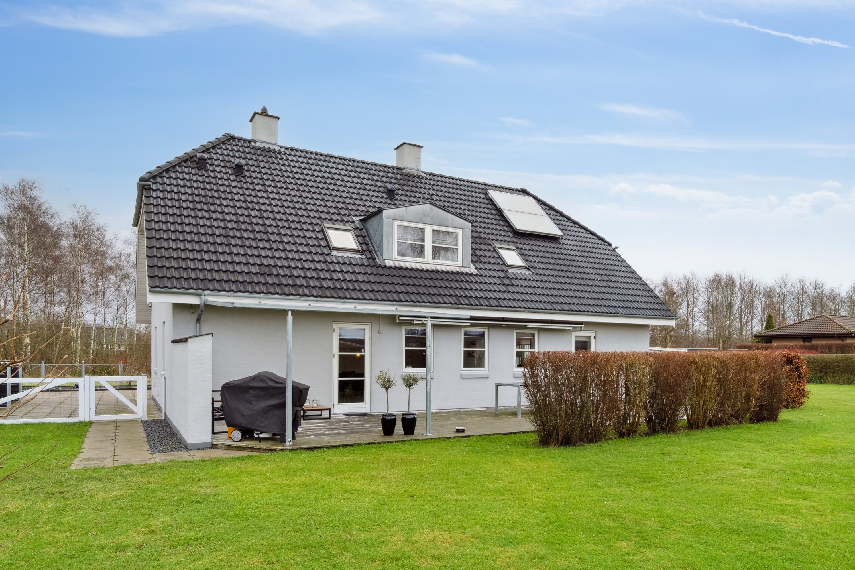 Fremhævet set fra haven billede i fuldskærmstilstand. Billede af Egebjergvej 104, Sørbymagle, 4200 Slagelse