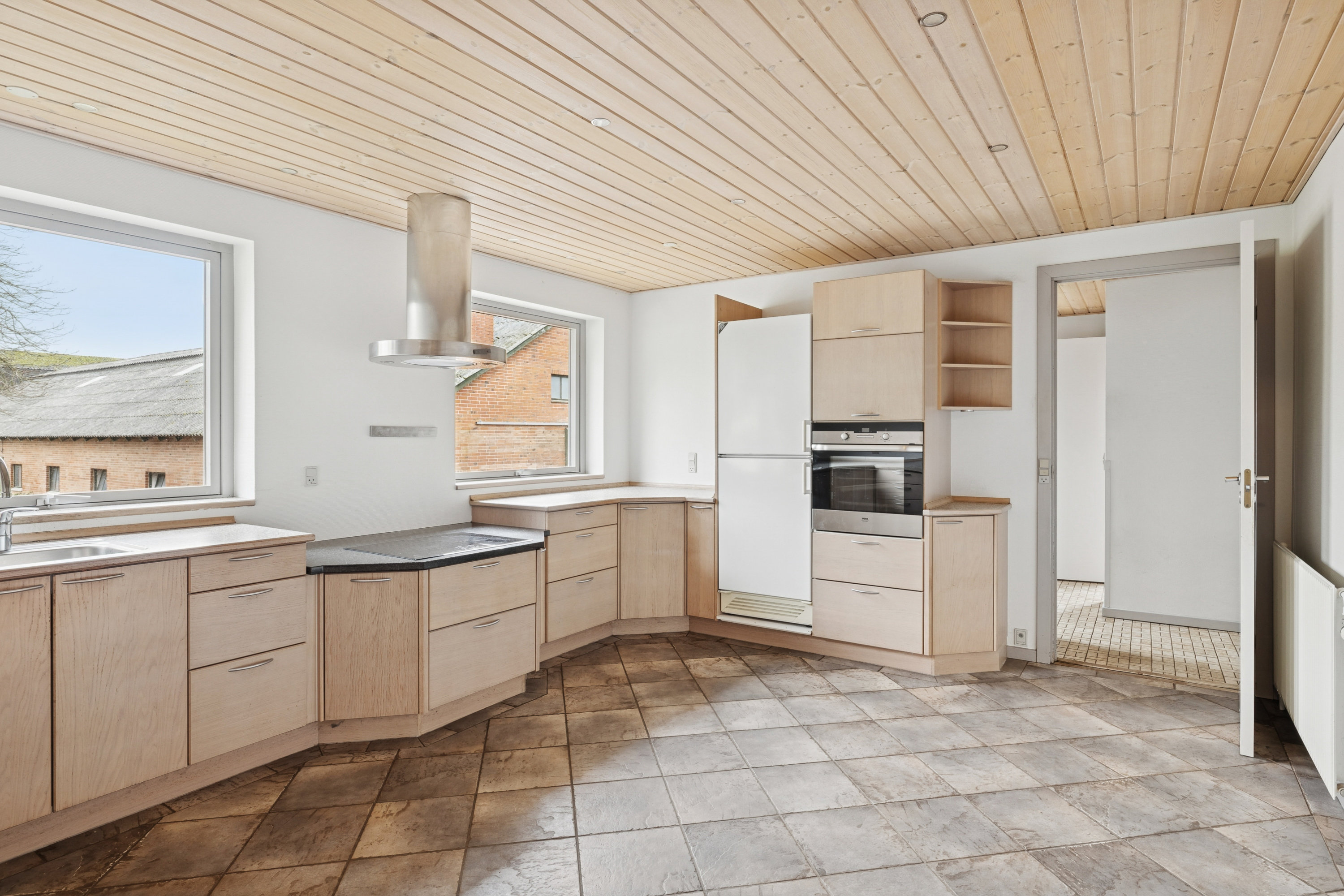 Fremhævet køkken billede i fuldskærmstilstand. Billede af Løvelbrovej 12, Pederstrup, 8830 Tjele