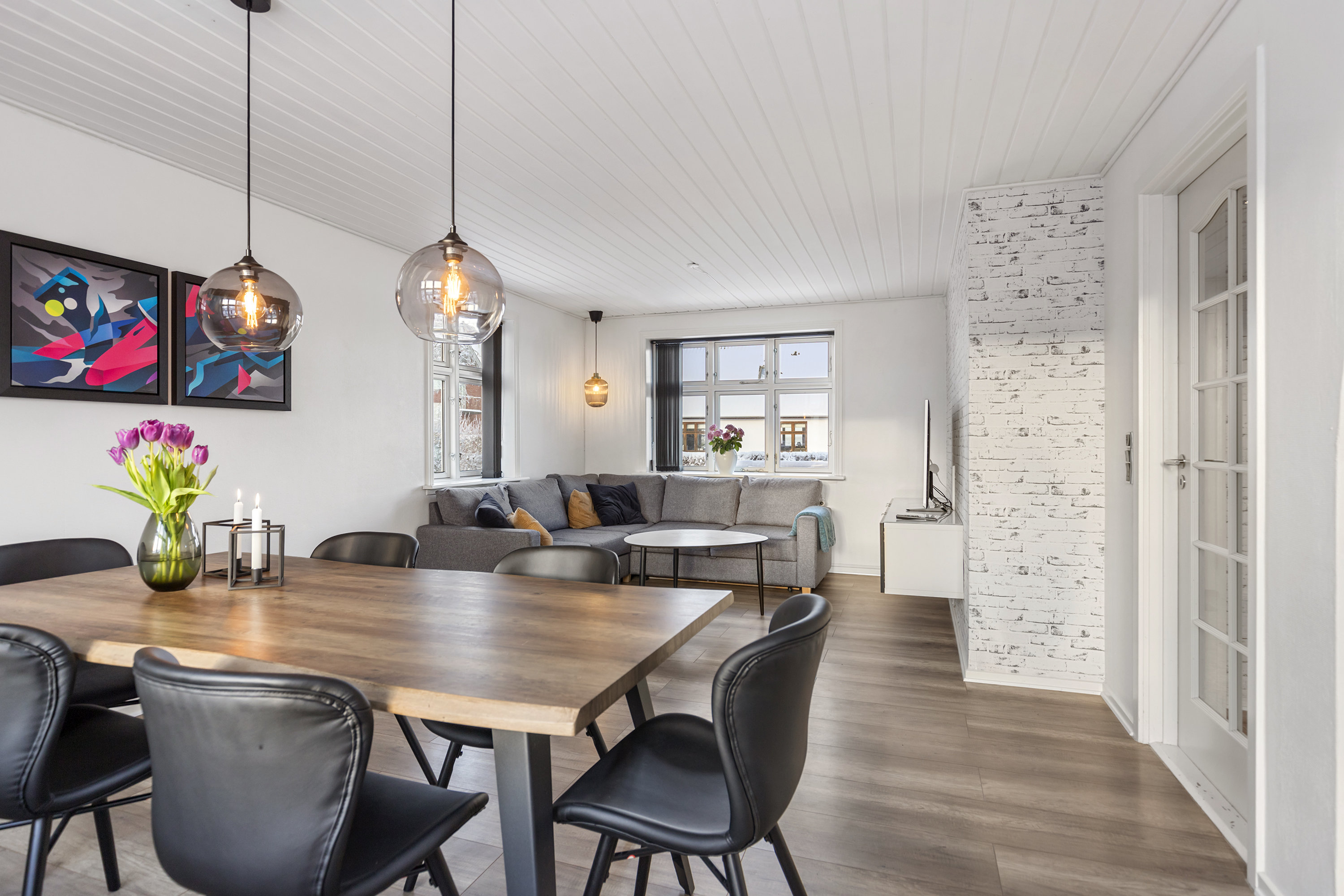 Fremhævet stue billede i fuldskærmstilstand. Billede af Jyllandsgade 48, Haverslev, 9610 Nørager