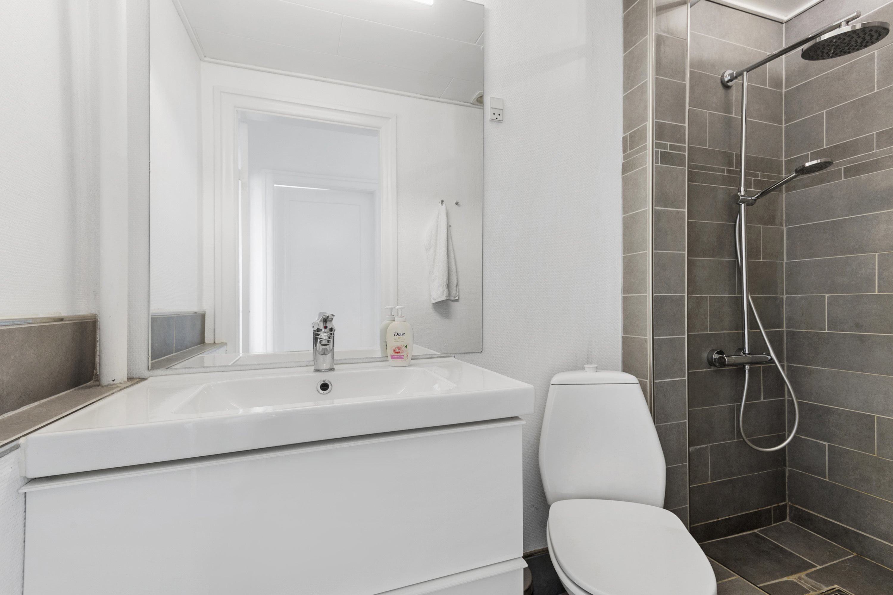 Fremhævet  billede i fuldskærmstilstand. Billede af Kronprinsensgade 88, 2. tv., 6700 Esbjerg