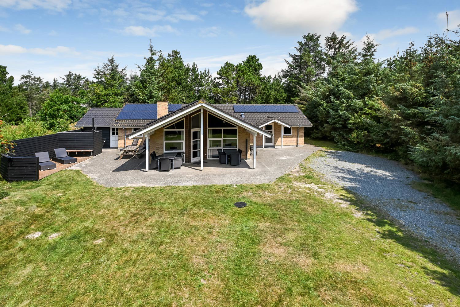 Fremhævet  billede i fuldskærmstilstand. Billede af Hybenvej 15, 6857 Blåvand