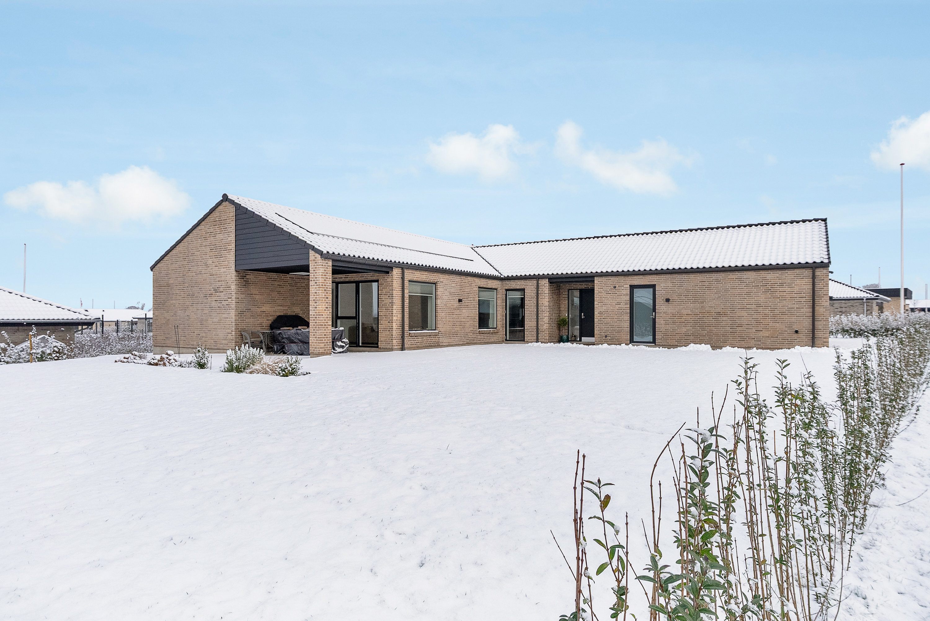 Fremhævet facade billede i fuldskærmstilstand. Billede af Fuglsang Allé 90, 7000 Fredericia