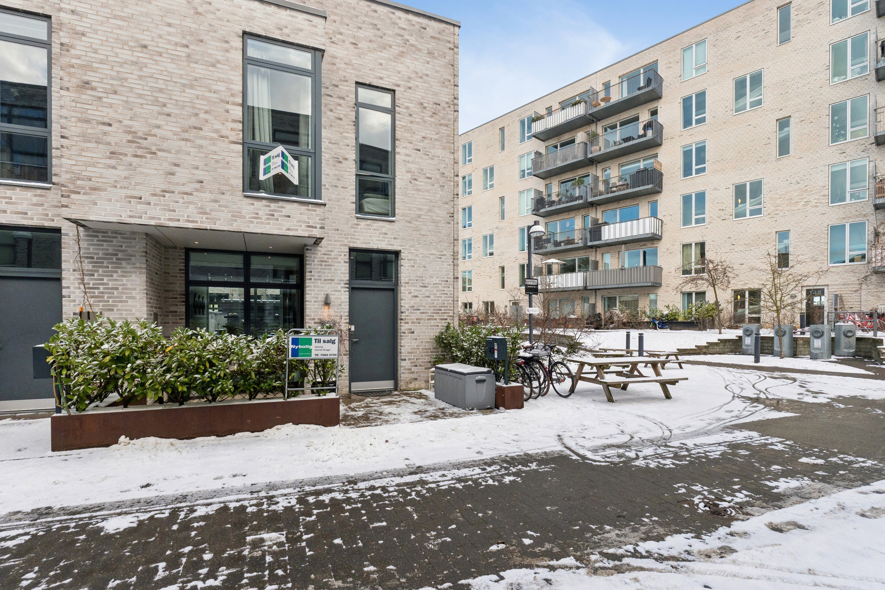 Rækkehus: Set fra vejen på J.H. Deuntzers Gade 43, 2300 København S