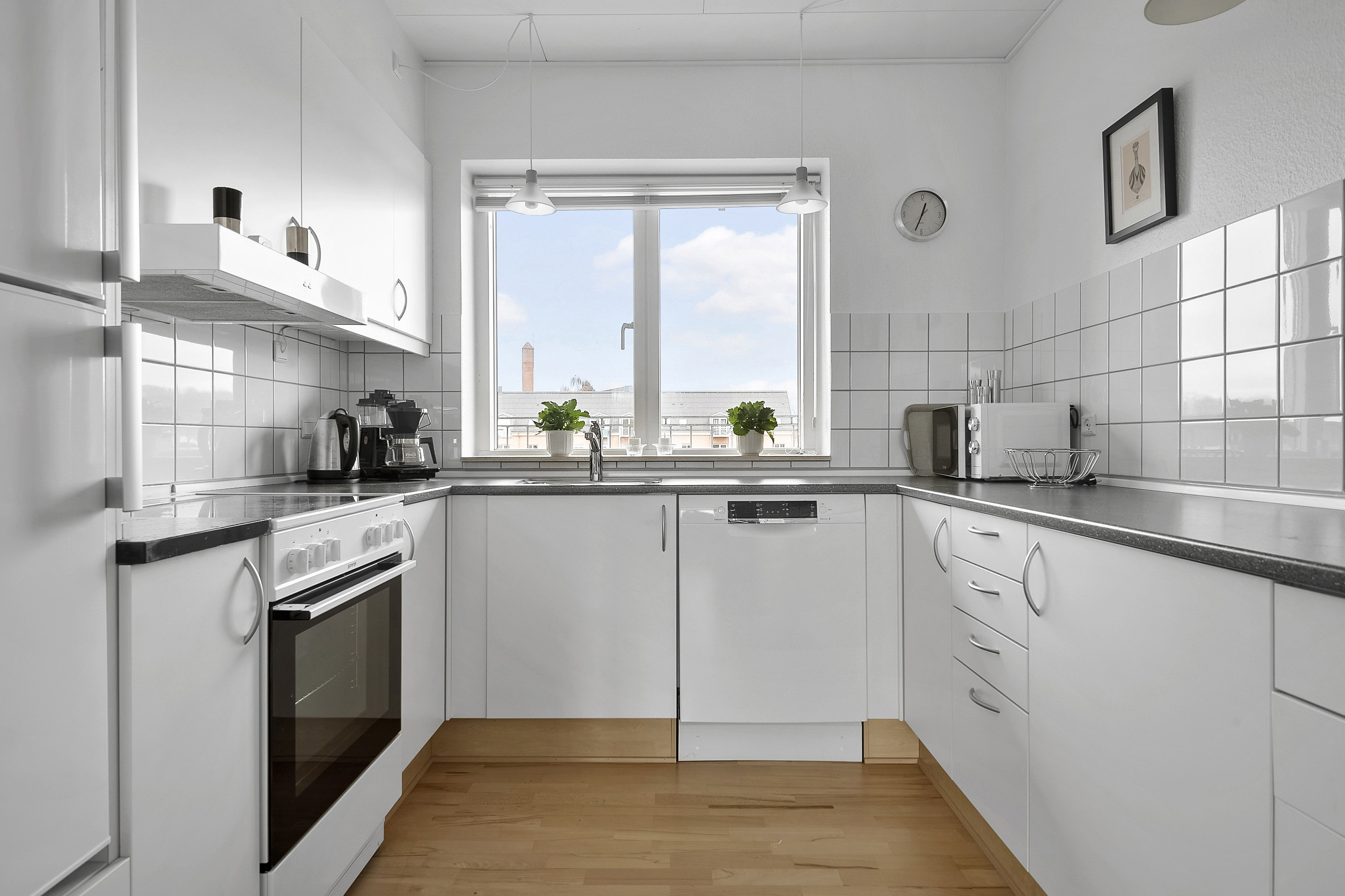 Fremhævet køkken billede i fuldskærmstilstand. Billede af Banegårdsparken 3, 3. 4., 8300 Odder