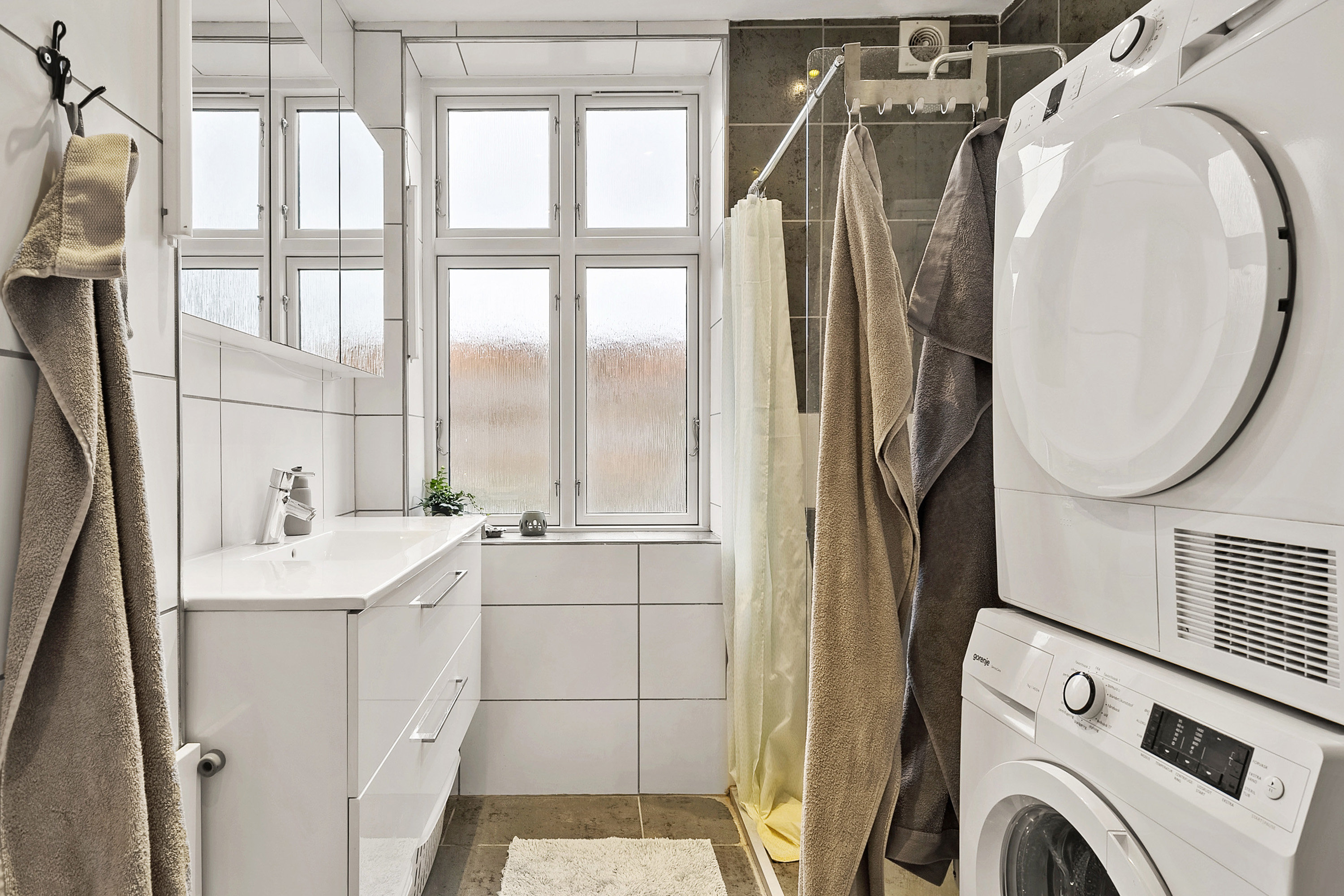 Fremhævet badeværelse billede i fuldskærmstilstand. Billede af Østervænget 3, 1., 5000 Odense C