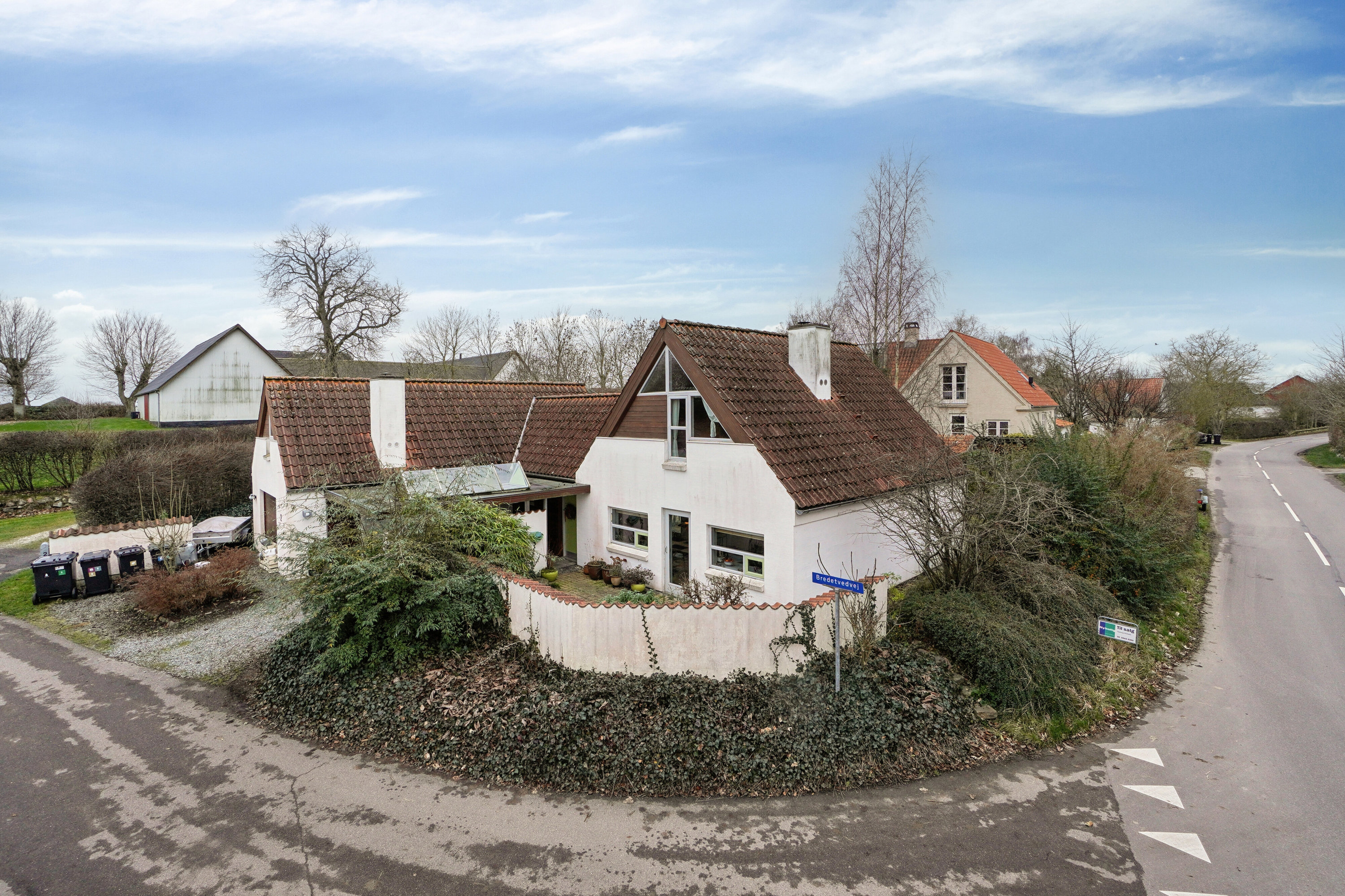 Fremhævet set fra vejen billede i fuldskærmstilstand. Billede af Bredetvedvej 2, Bredetved, 4300 Holbæk