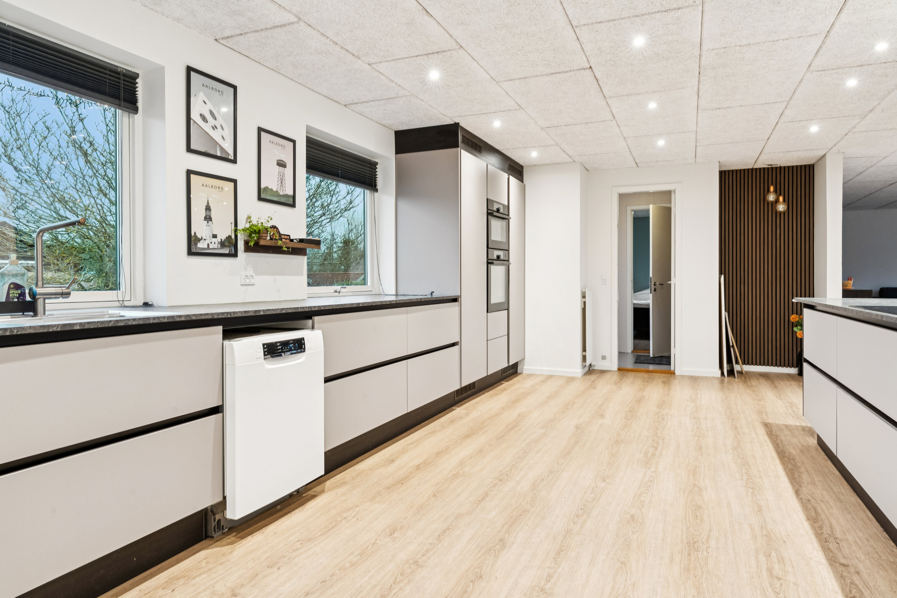 Fremhævet køkken billede i fuldskærmstilstand. Billede af Esbjergparken 8, 9220 Aalborg Øst
