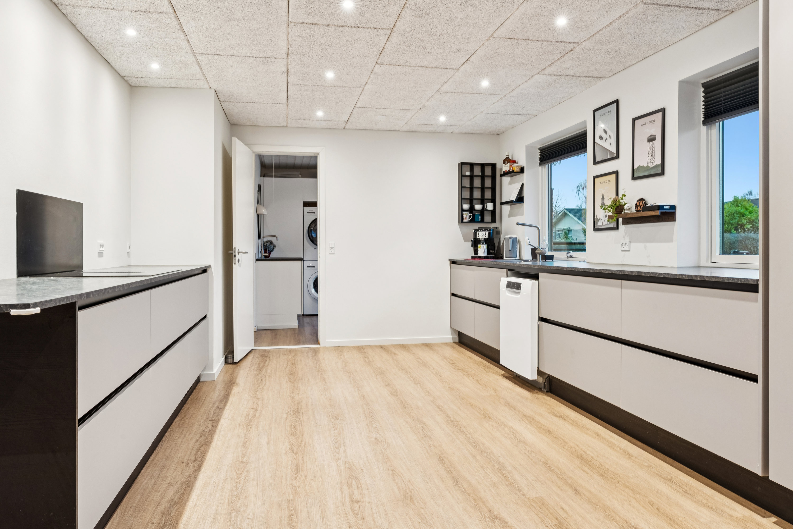 Fremhævet køkken billede i fuldskærmstilstand. Billede af Esbjergparken 8, 9220 Aalborg Øst