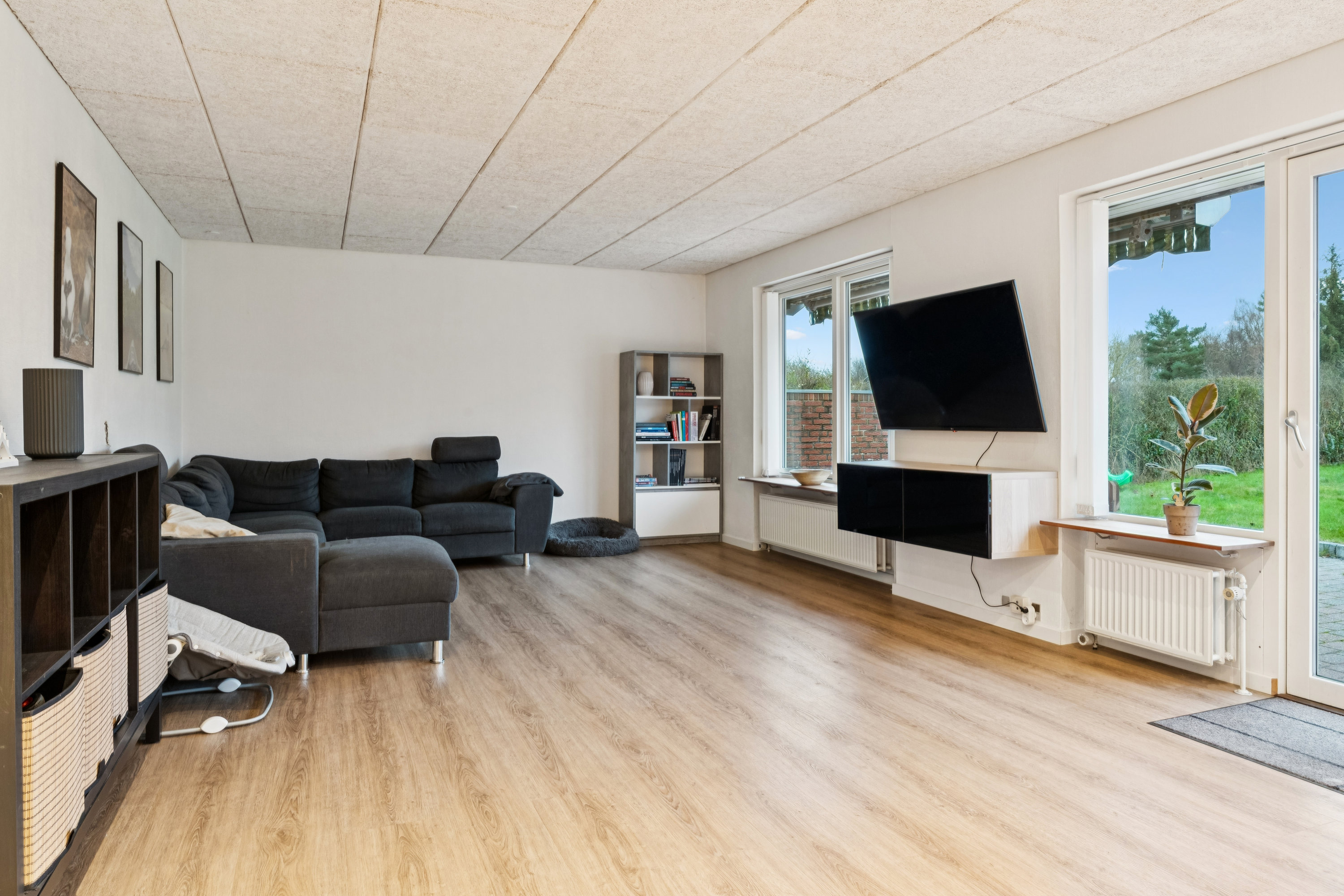 Fremhævet stue billede i fuldskærmstilstand. Billede af Esbjergparken 8, 9220 Aalborg Øst