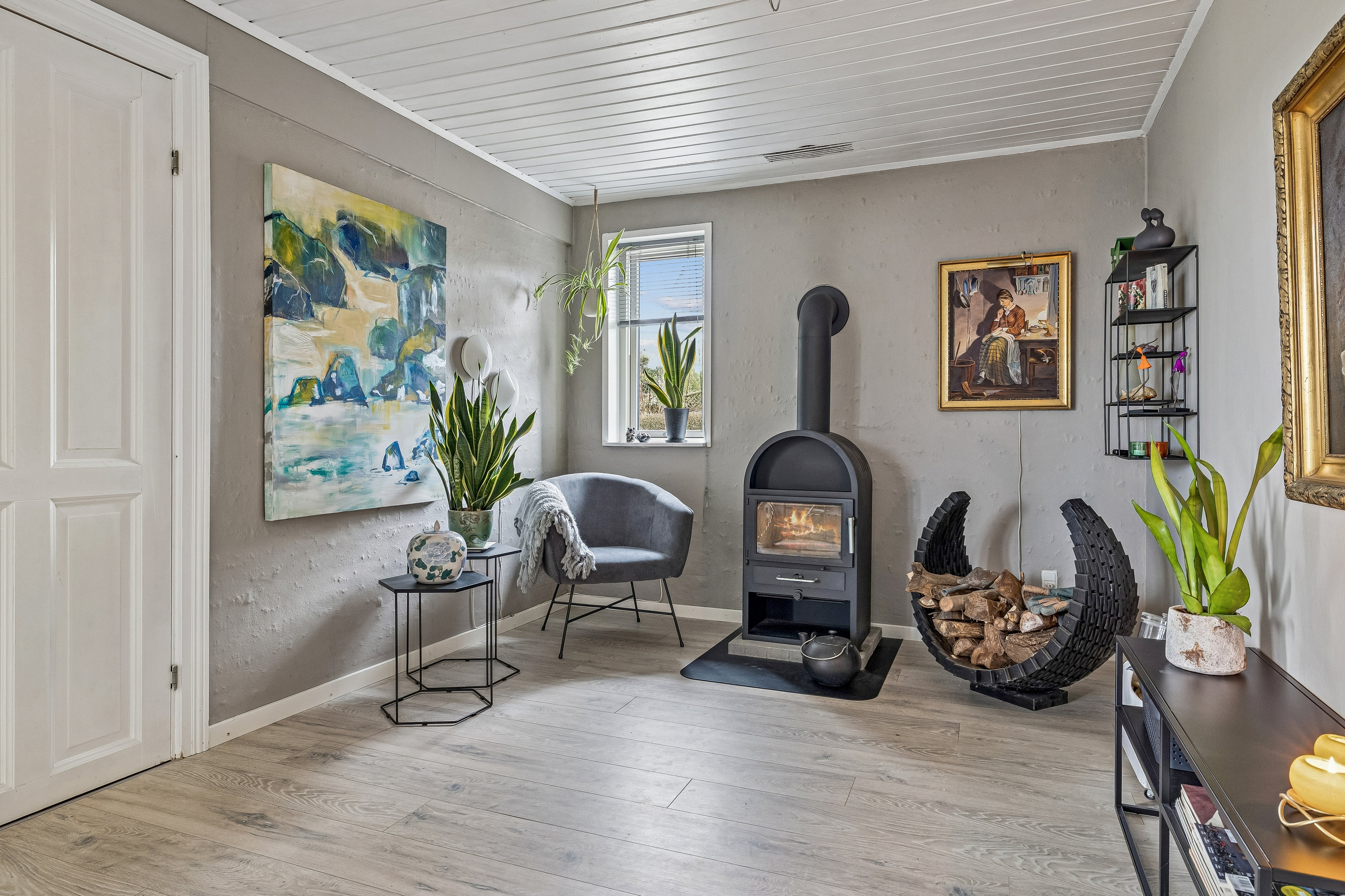 Fremhævet pejsestue billede i fuldskærmstilstand. Billede af Sønderbækparken 7, Fruering, 8660 Skanderborg