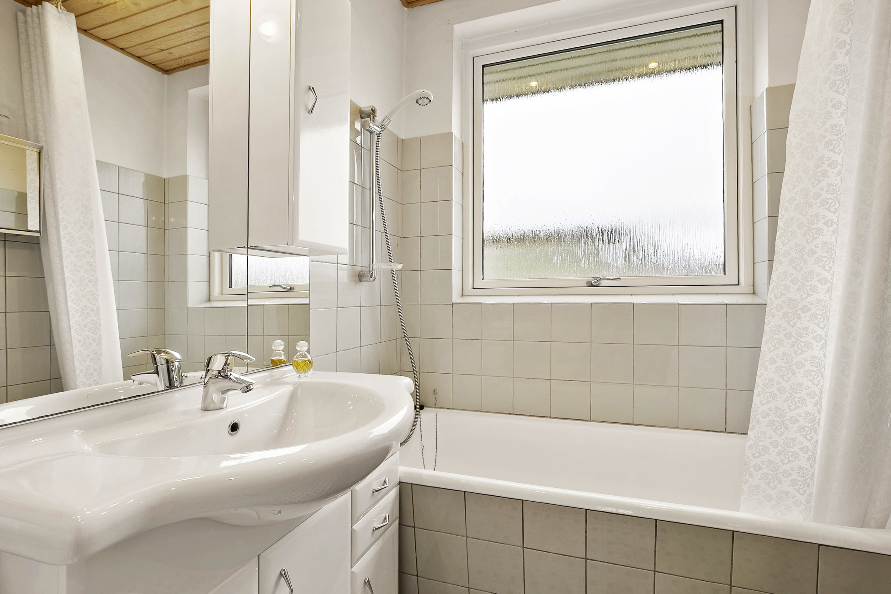 Fremhævet badeværelse billede i fuldskærmstilstand. Billede af Mellemhaverne 4, Bullerup, 5320 Agedrup