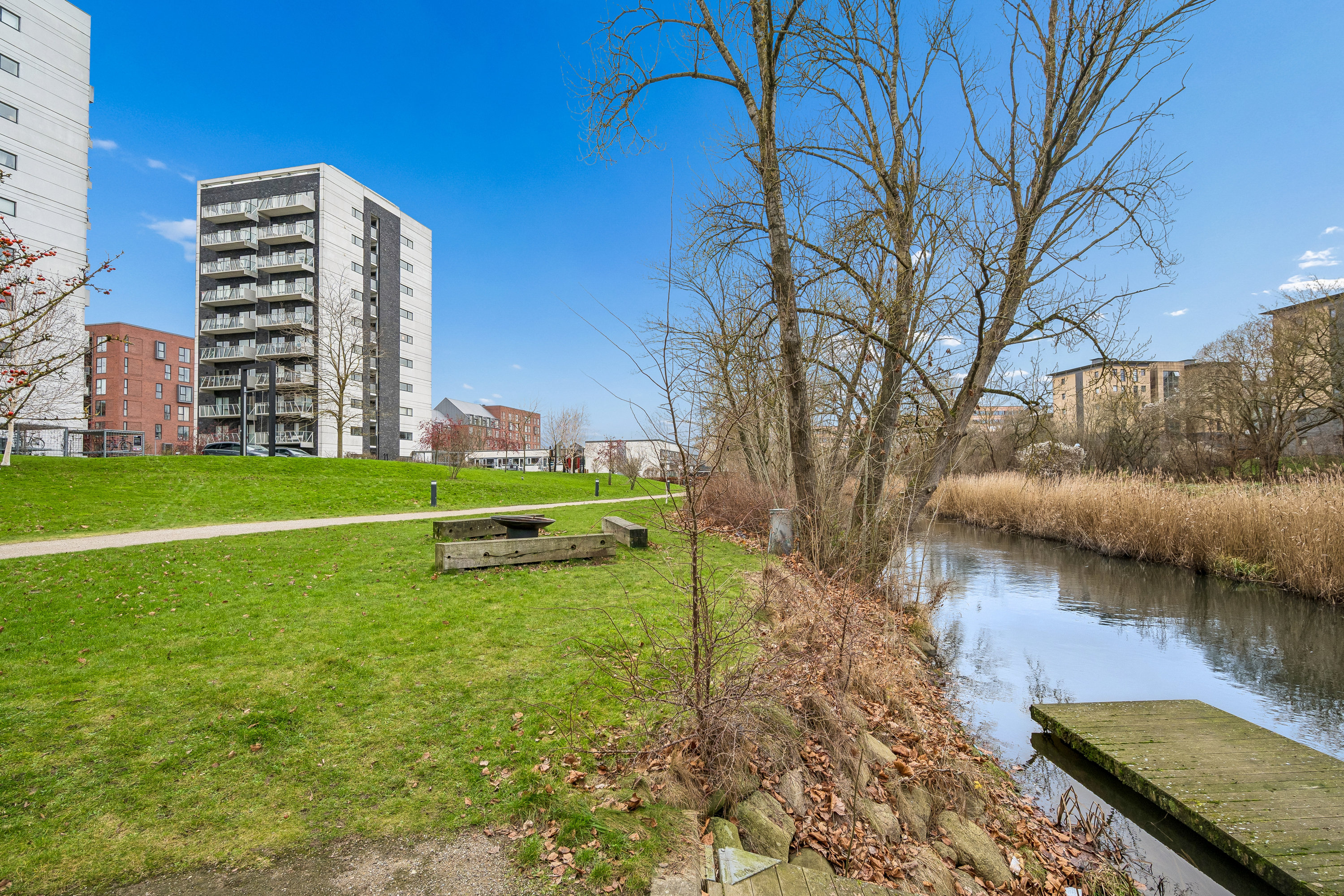 Fremhævet andet billede i fuldskærmstilstand. Billede af Åhusene 11, 5. 1., 8000 Aarhus C