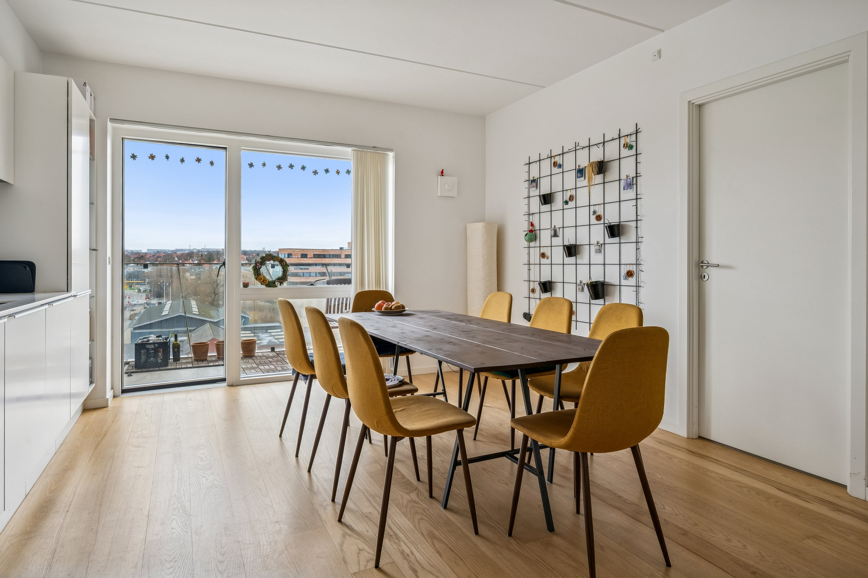 Fremhævet stue billede i fuldskærmstilstand. Billede af Åhusene 11, 5. 1., 8000 Aarhus C