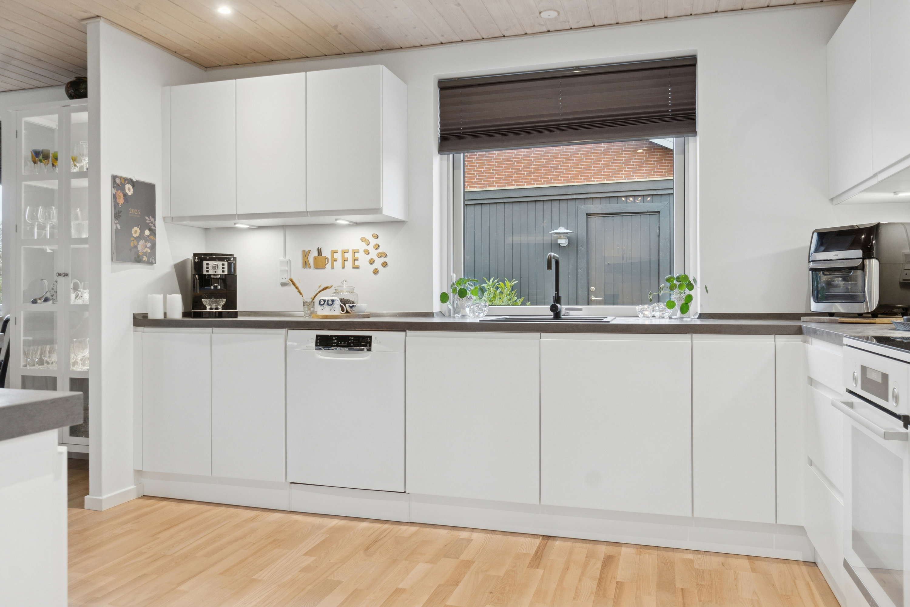 Fremhævet køkken billede i fuldskærmstilstand. Billede af Sandageren 44, 4700 Næstved