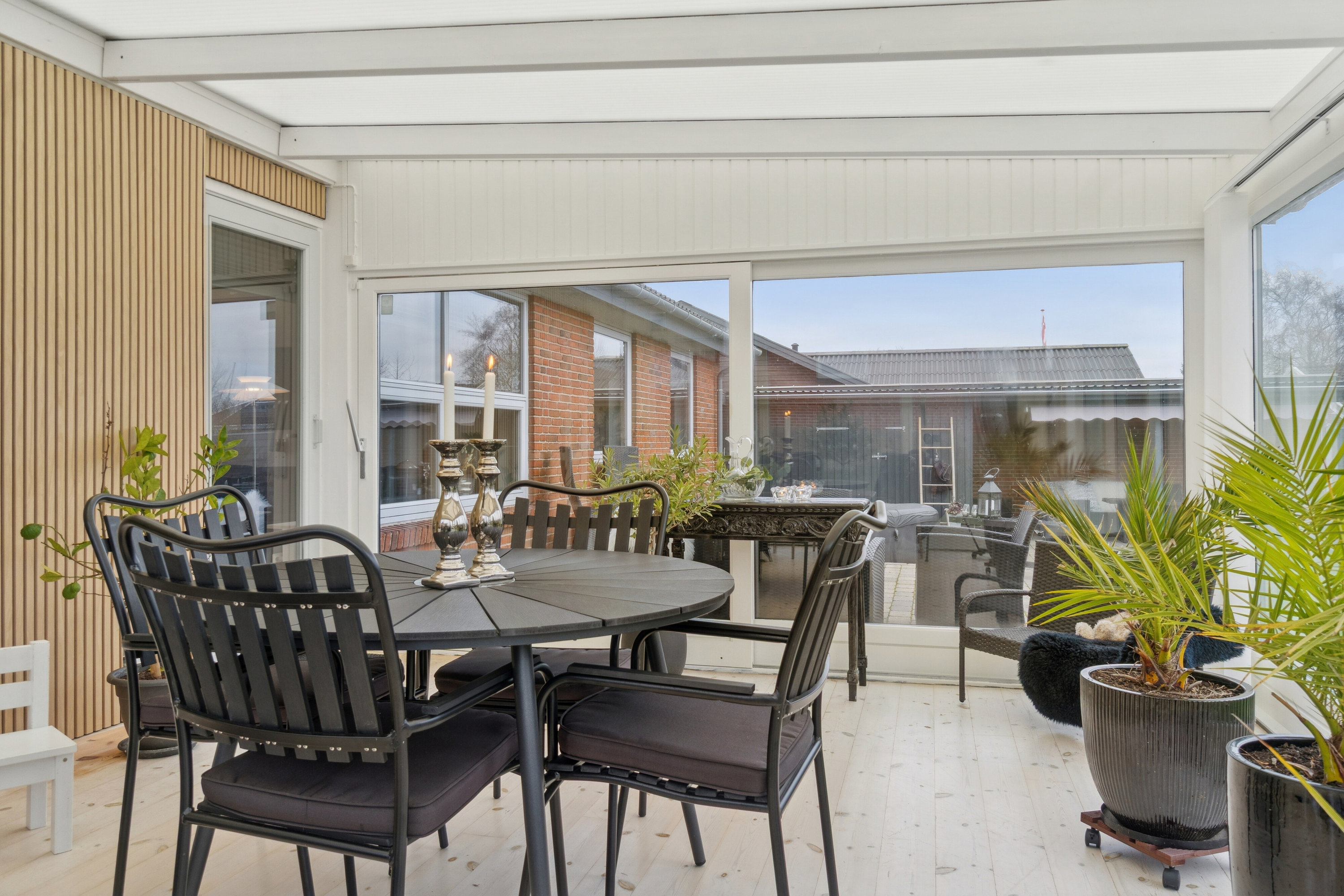 Fremhævet udestue billede i fuldskærmstilstand. Billede af Sandageren 44, 4700 Næstved