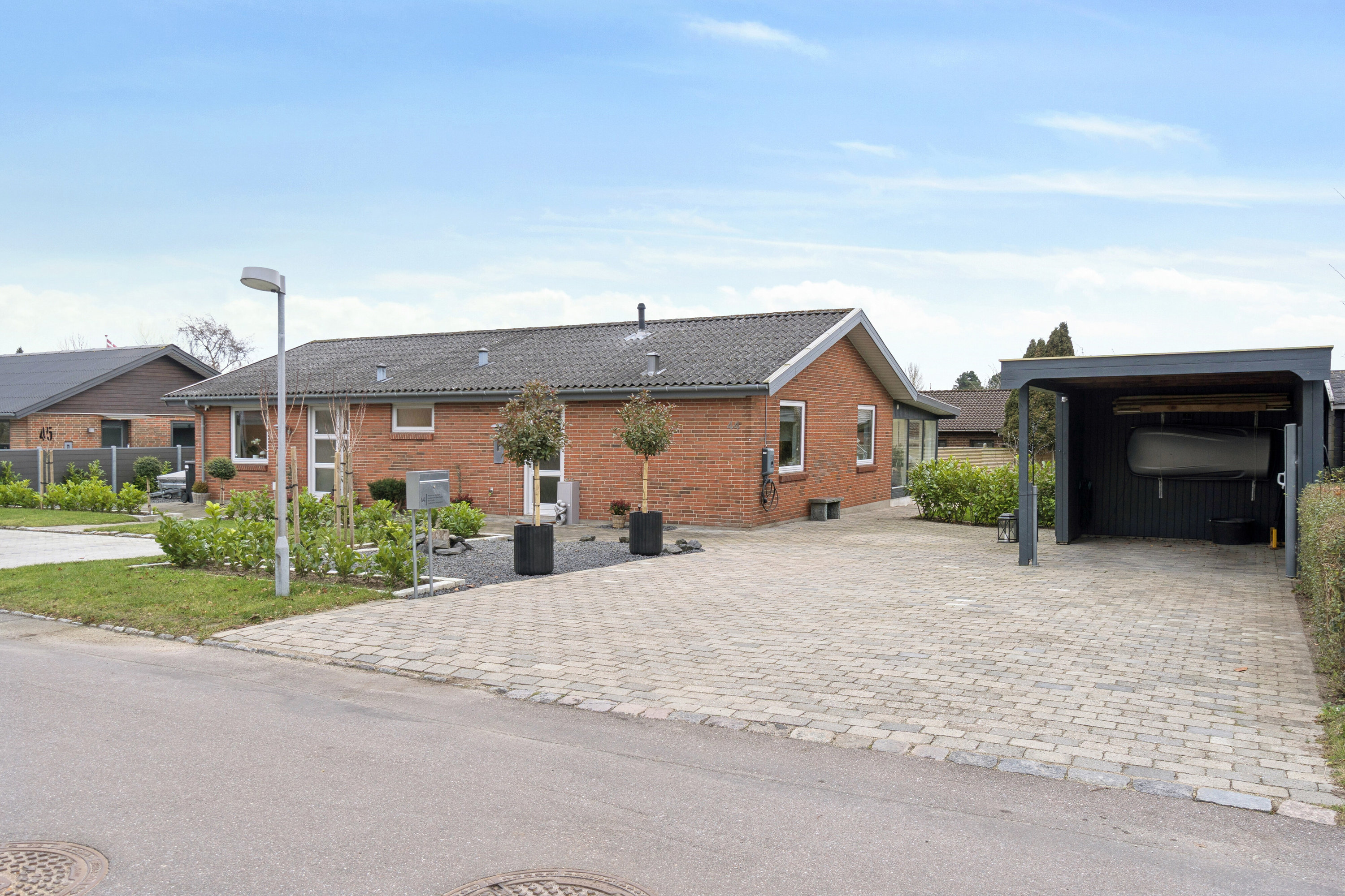 Fremhævet set fra vejen billede i fuldskærmstilstand. Billede af Sandageren 44, 4700 Næstved