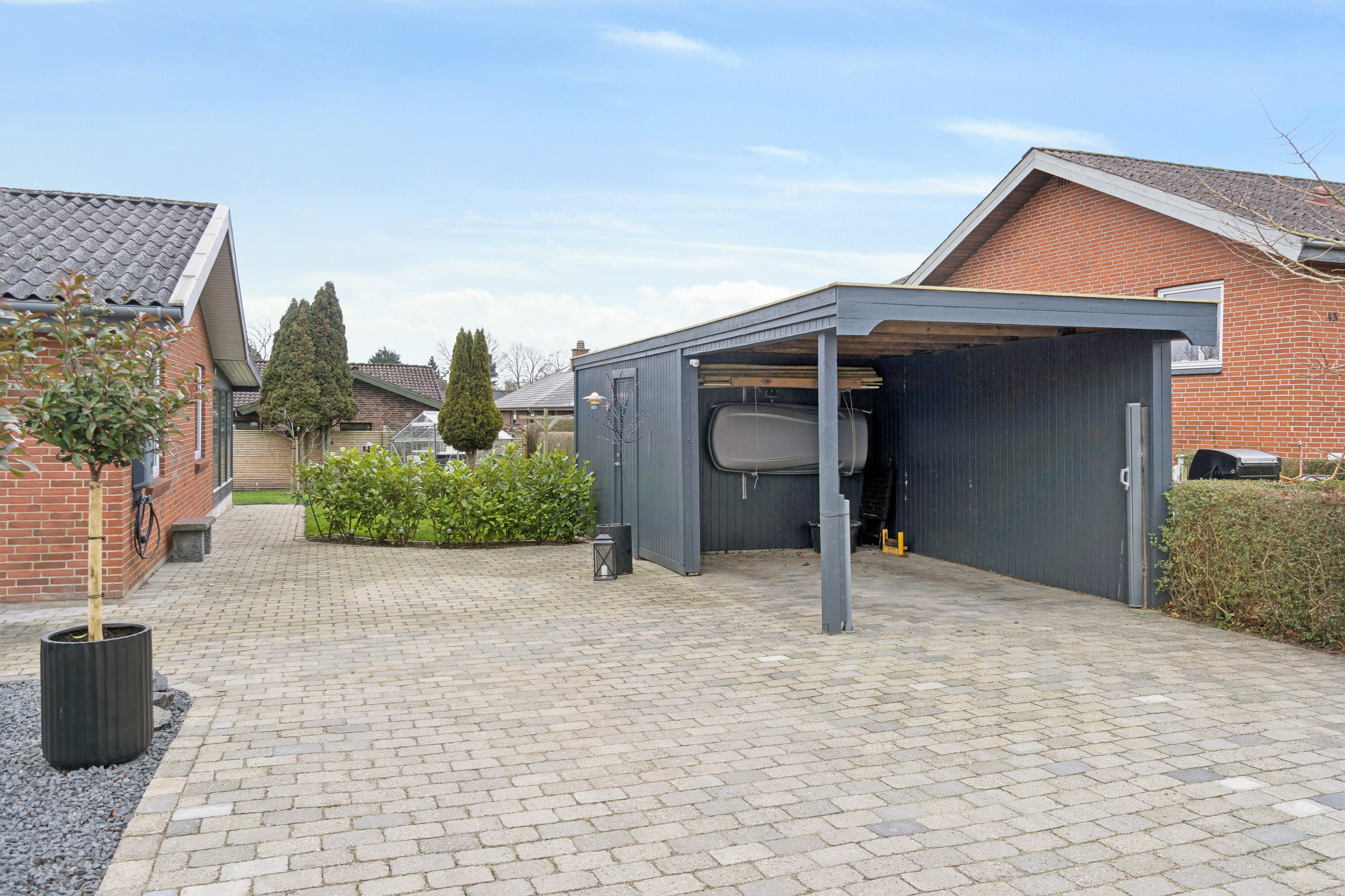 Fremhævet indkørsel billede i fuldskærmstilstand. Billede af Sandageren 44, 4700 Næstved