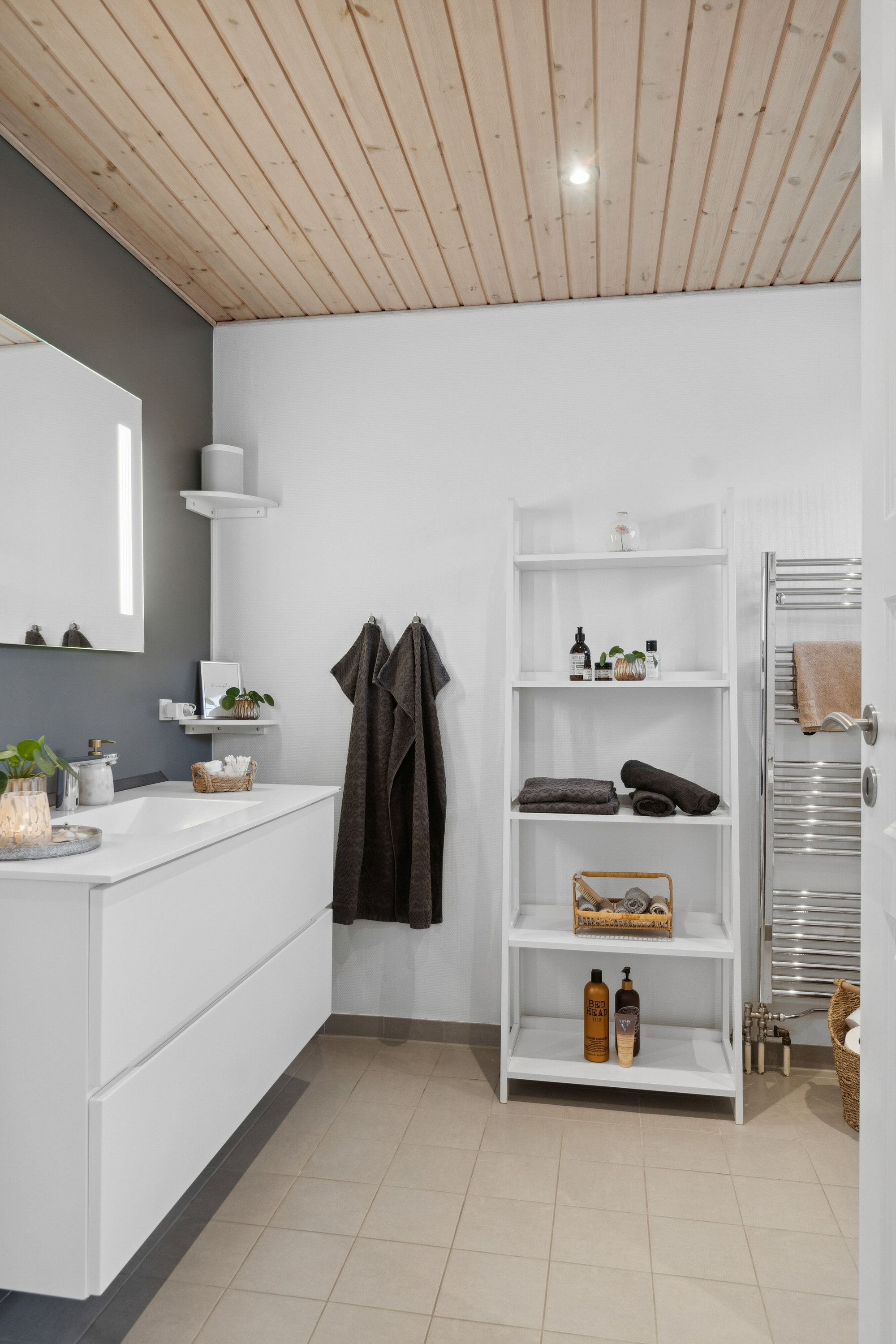 Fremhævet badeværelse billede i fuldskærmstilstand. Billede af Sandageren 44, 4700 Næstved