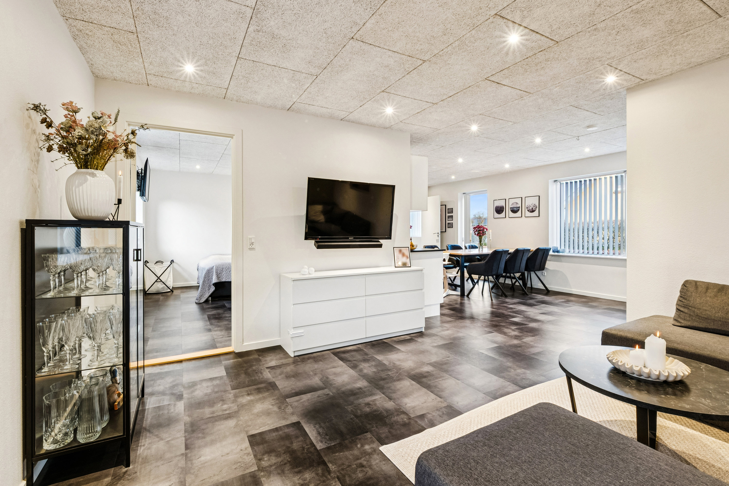 Fremhævet stue billede i fuldskærmstilstand. Billede af Søndervej 16, Øster Jølby, 7950 Erslev