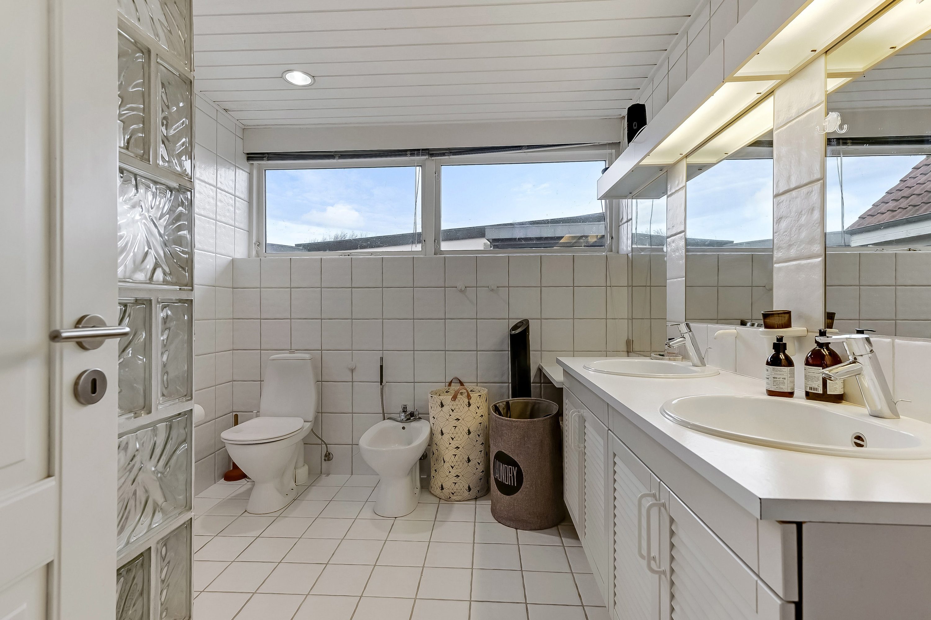 Fremhævet toilet billede i fuldskærmstilstand. Billede af Fjordvejen 6, 7600 Struer