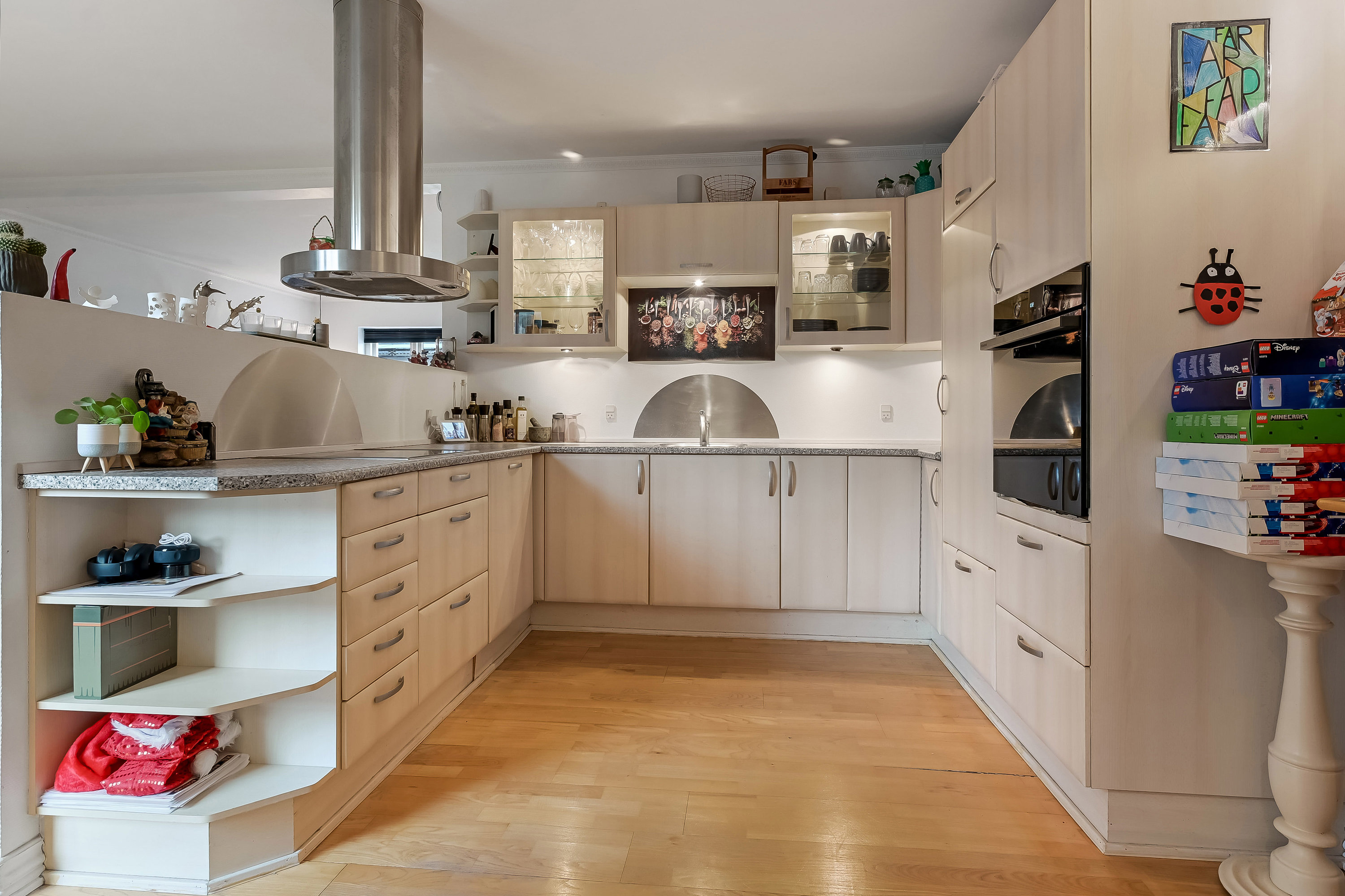 Fremhævet køkken billede i fuldskærmstilstand. Billede af Struerdalvej 8, 7600 Struer