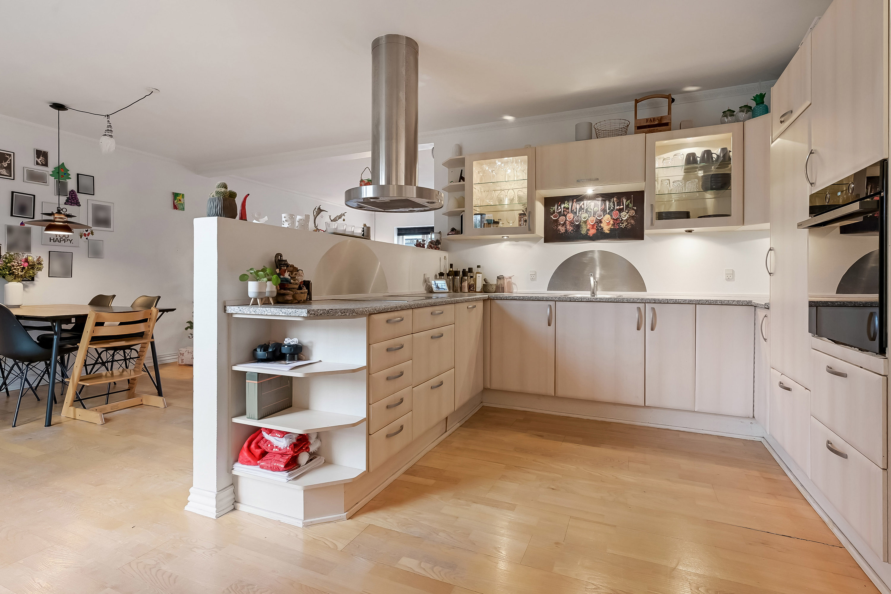 Fremhævet køkken billede i fuldskærmstilstand. Billede af Struerdalvej 8, 7600 Struer