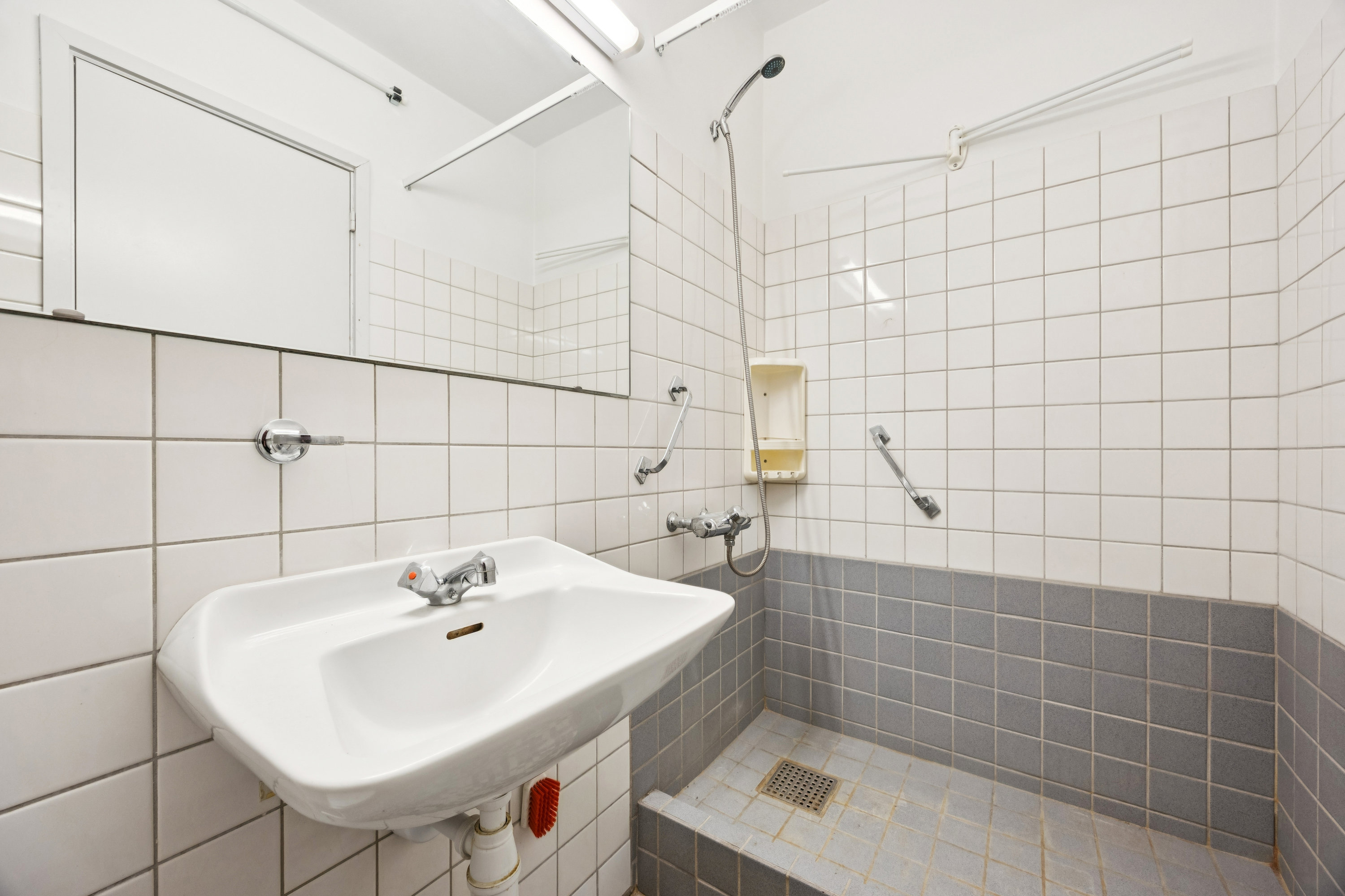 Fremhævet badeværelse billede i fuldskærmstilstand. Billede af Sandmarksbo 1, 1. 111., 4600 Køge