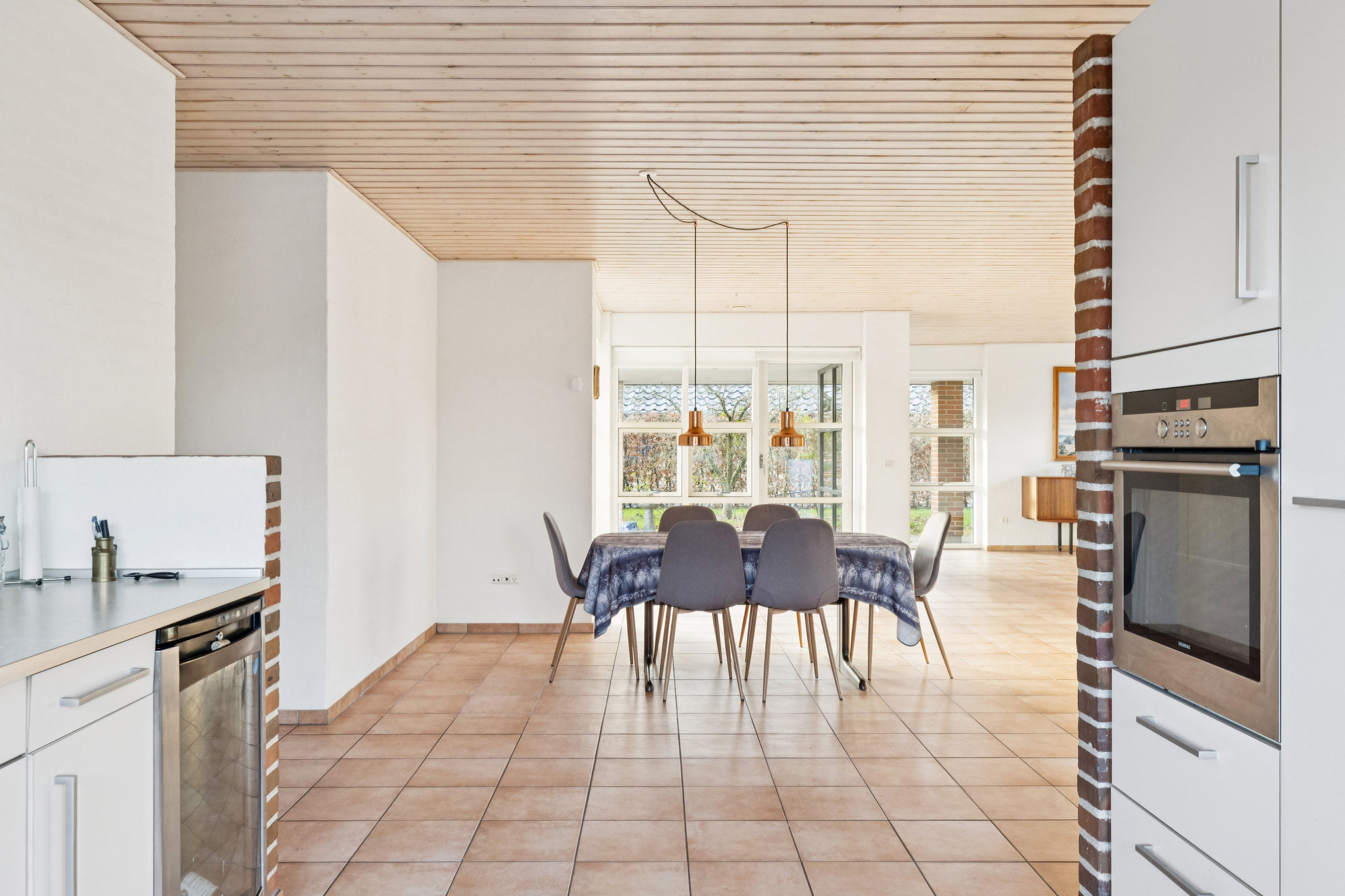 Fremhævet køkken alrum billede i fuldskærmstilstand. Billede af Bjerreskovparken 29, 6760 Ribe