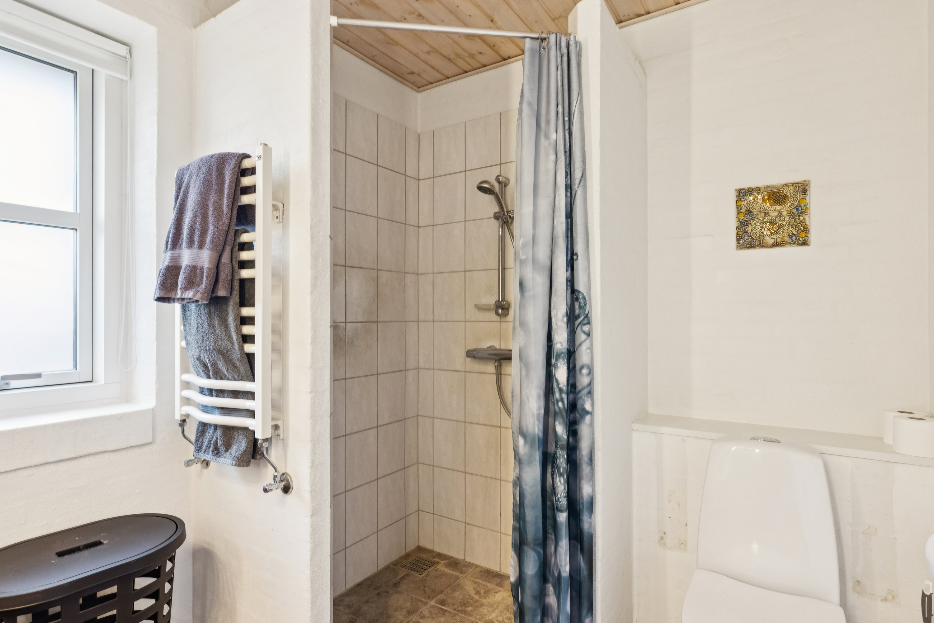 Fremhævet badeværelse billede i fuldskærmstilstand. Billede af Bjerreskovparken 29, 6760 Ribe