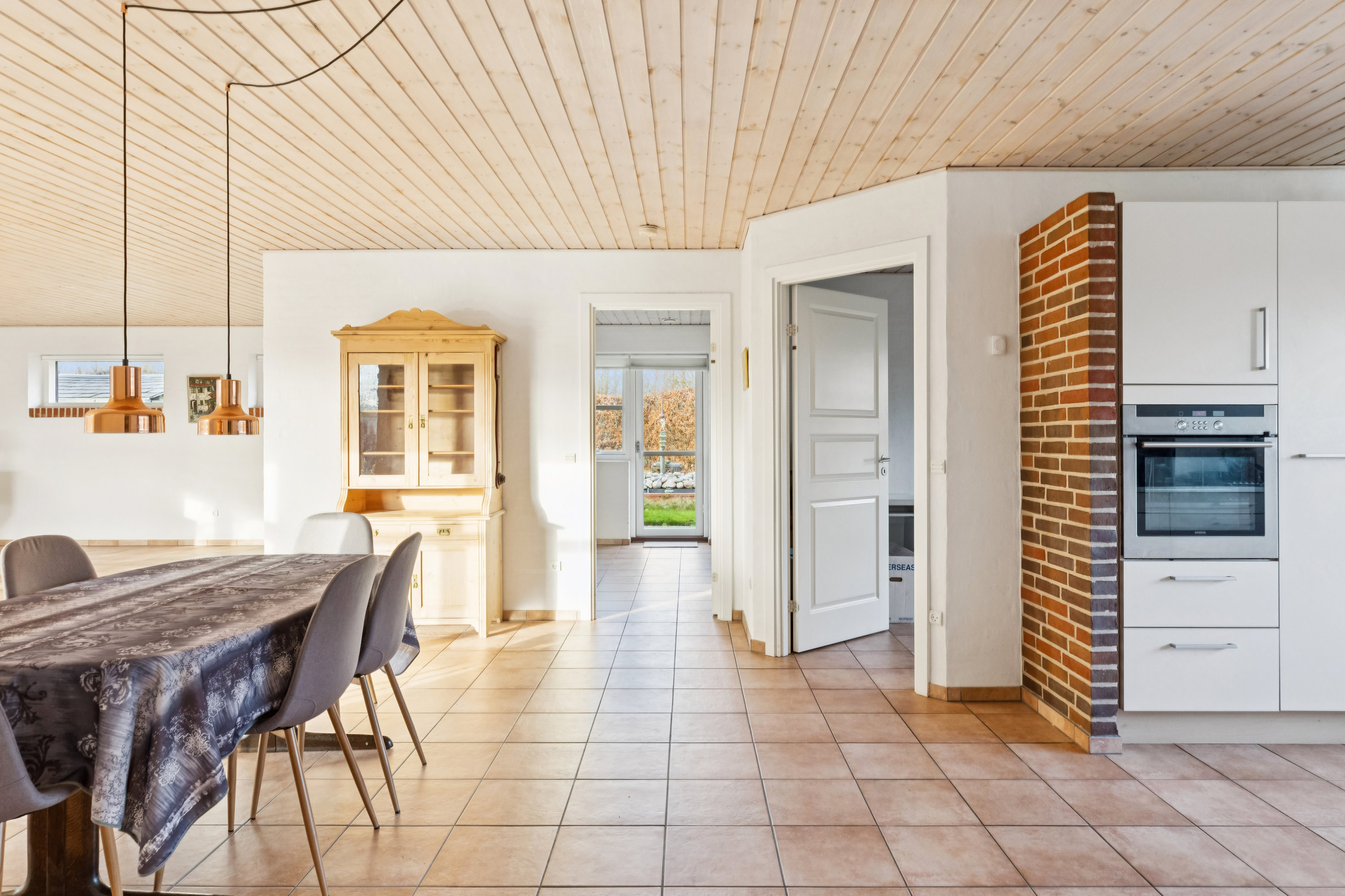 Fremhævet køkken alrum billede i fuldskærmstilstand. Billede af Bjerreskovparken 29, 6760 Ribe