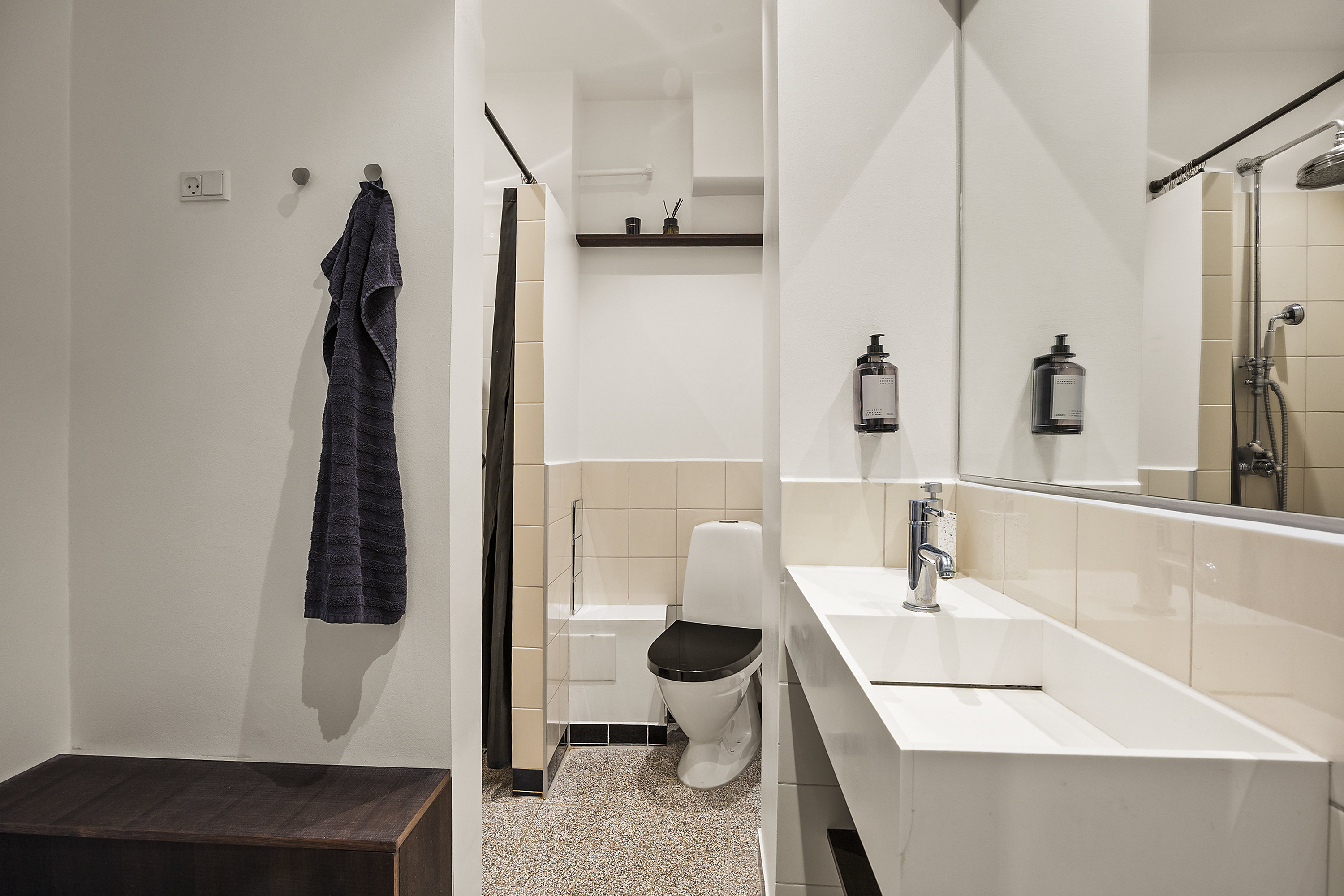 Fremhævet badeværelse billede i fuldskærmstilstand. Billede af N.J. Fjords Alle 4, st.., 1957 Frederiksberg C