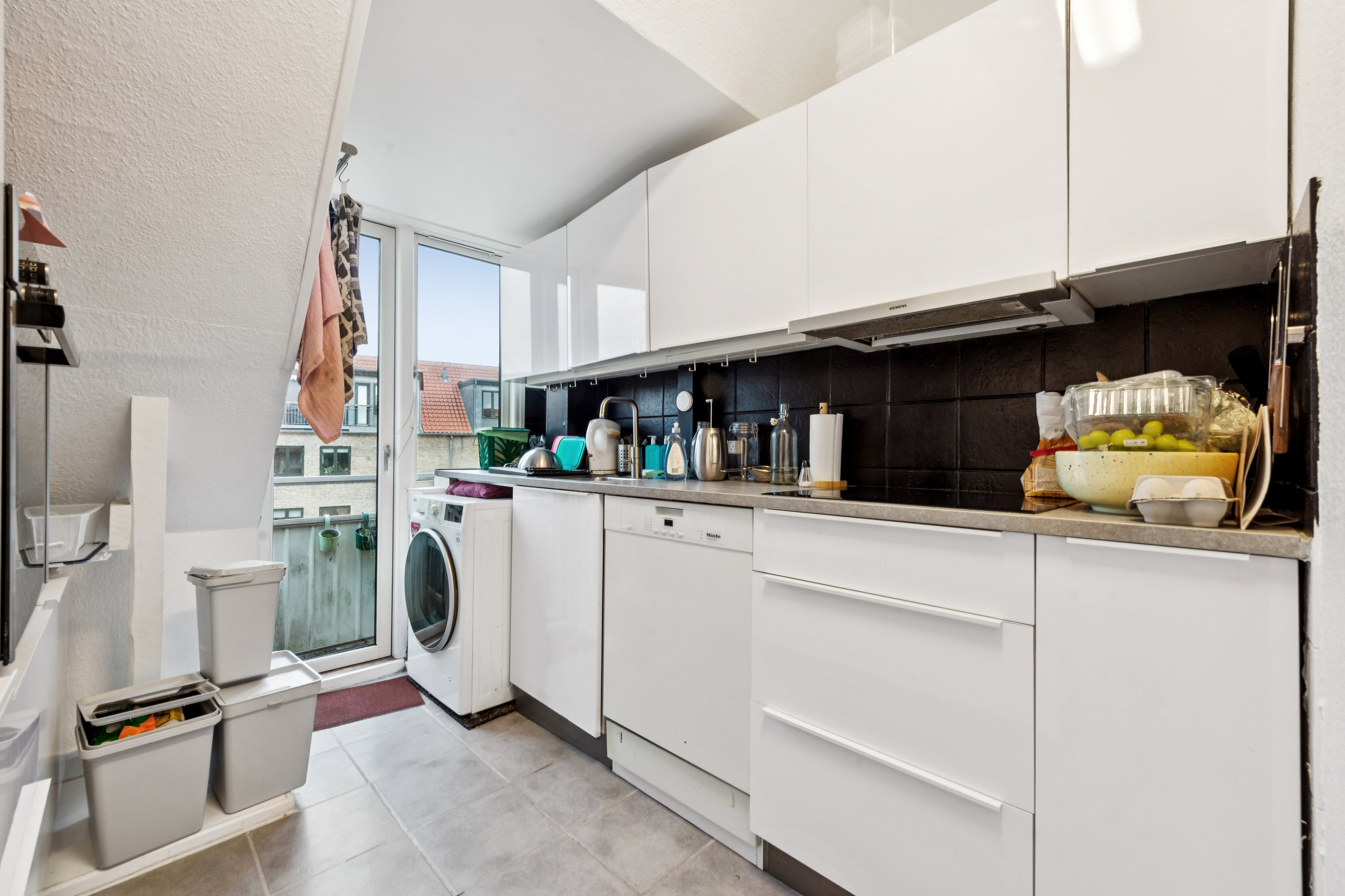 Fremhævet køkken billede i fuldskærmstilstand. Billede af Nordfeldvej 18, 3. tv., 2700 Brønshøj