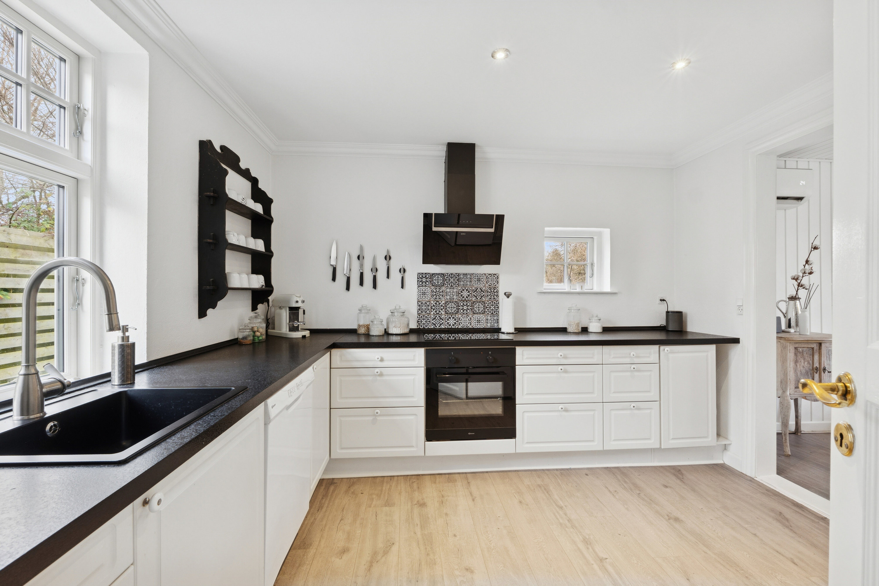 Fremhævet køkken billede i fuldskærmstilstand. Billede af Højelsevej 24, 4600 Køge