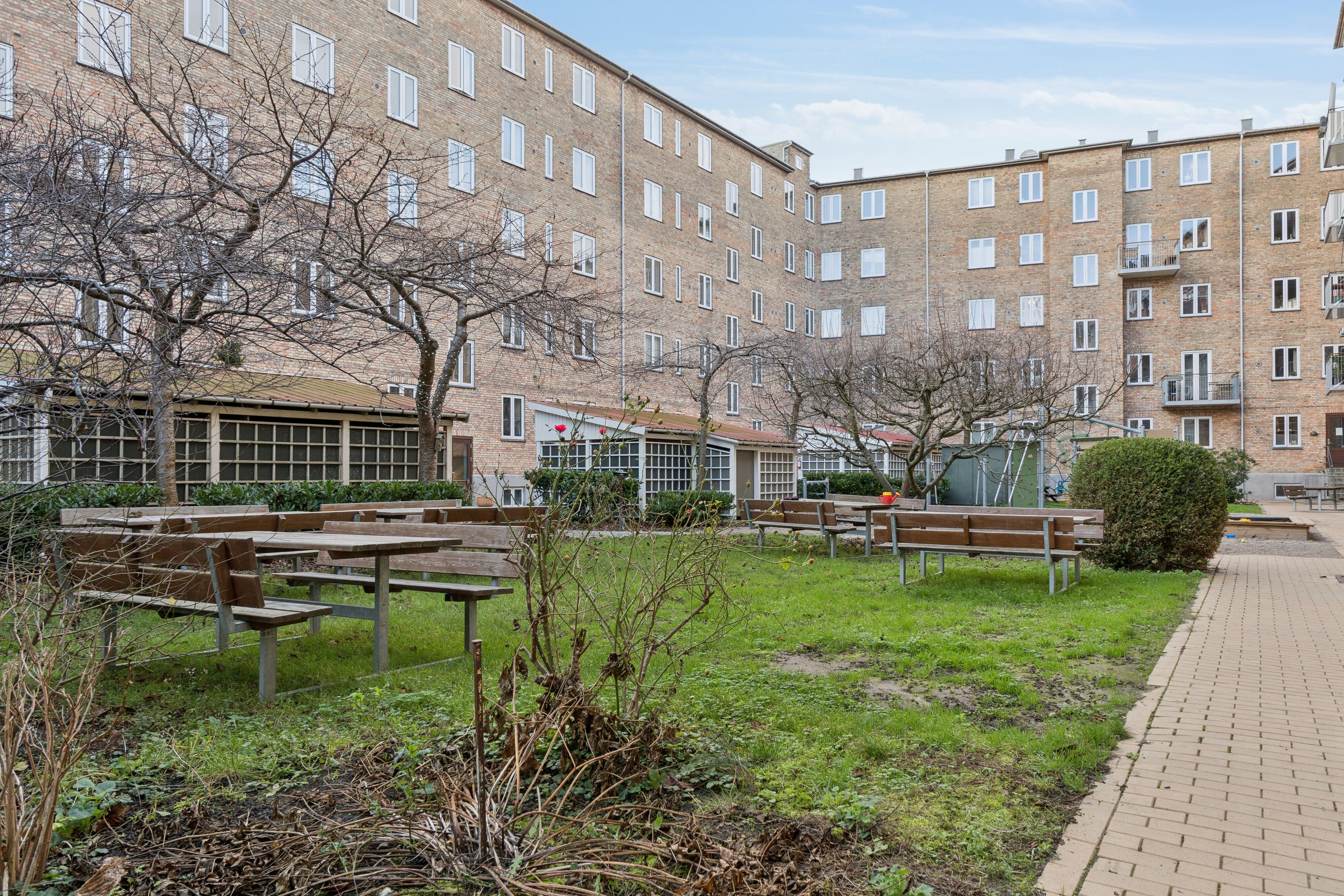 Fremhævet udendørs billede i fuldskærmstilstand. Billede af Caprivej 9, st.. th., 2300 København S