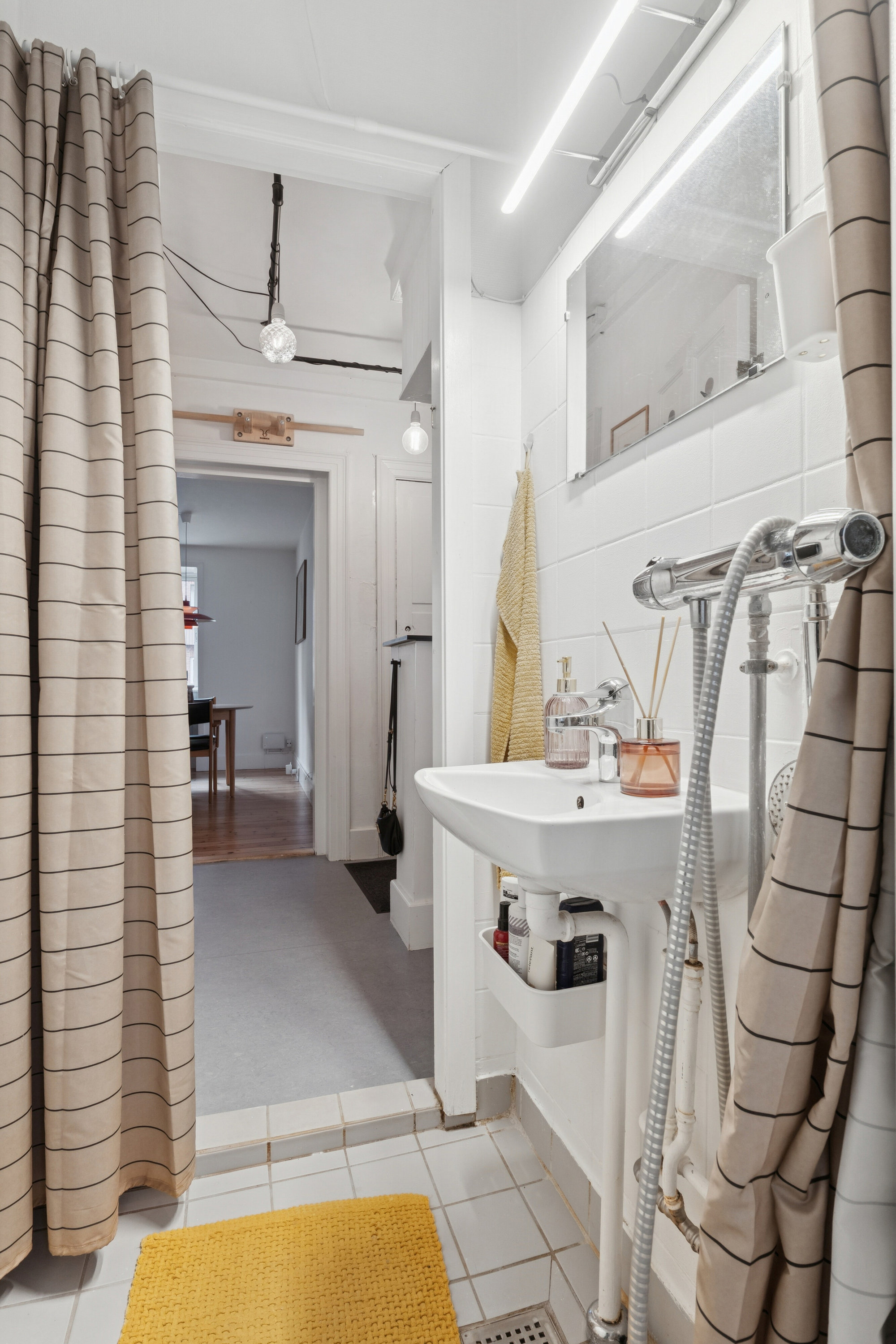 Fremhævet badeværelse billede i fuldskærmstilstand. Billede af Caprivej 9, st.. th., 2300 København S