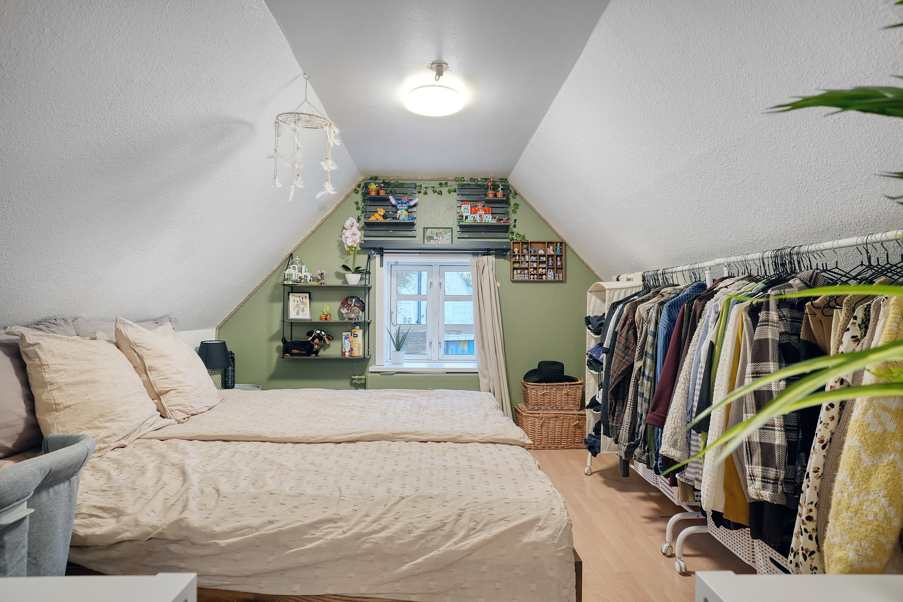 Fremhævet soveværelse billede i fuldskærmstilstand. Billede af Holbækvej 6, Undløse, 4340 Tølløse