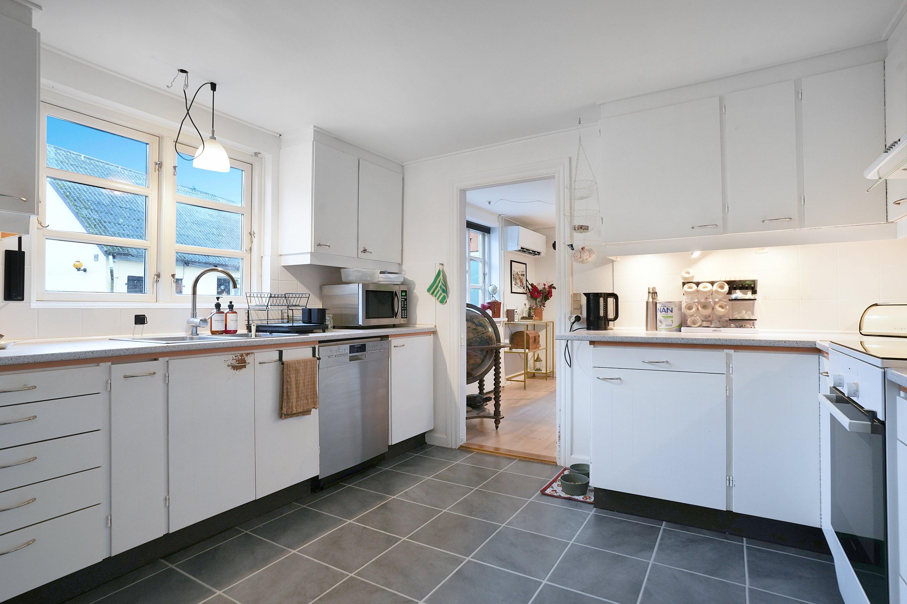 Fremhævet køkken billede i fuldskærmstilstand. Billede af Holbækvej 6, Undløse, 4340 Tølløse