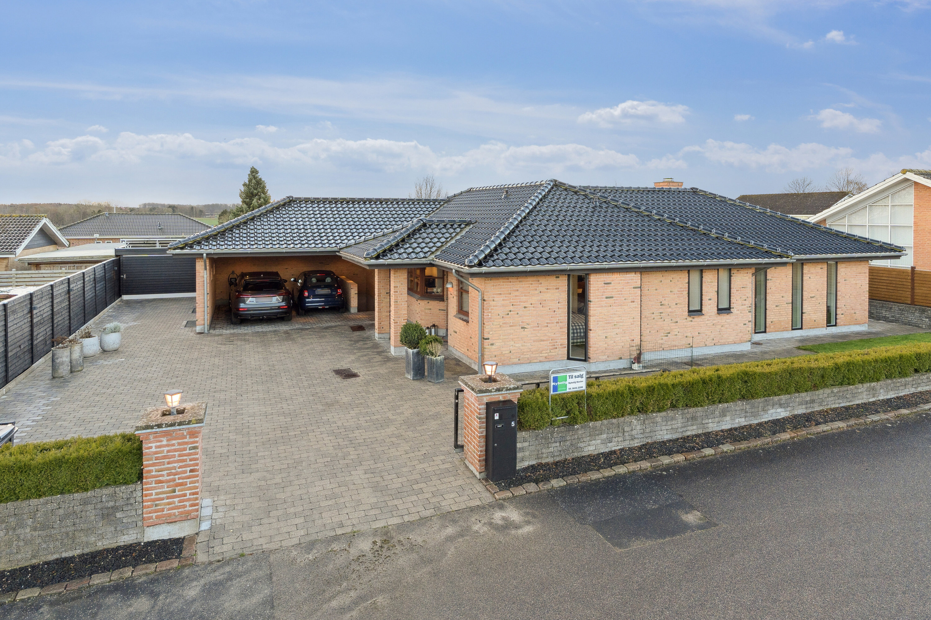 Fremhævet set fra vejen billede i fuldskærmstilstand. Billede af Dalsvinget 5, Dalby, 4690 Haslev